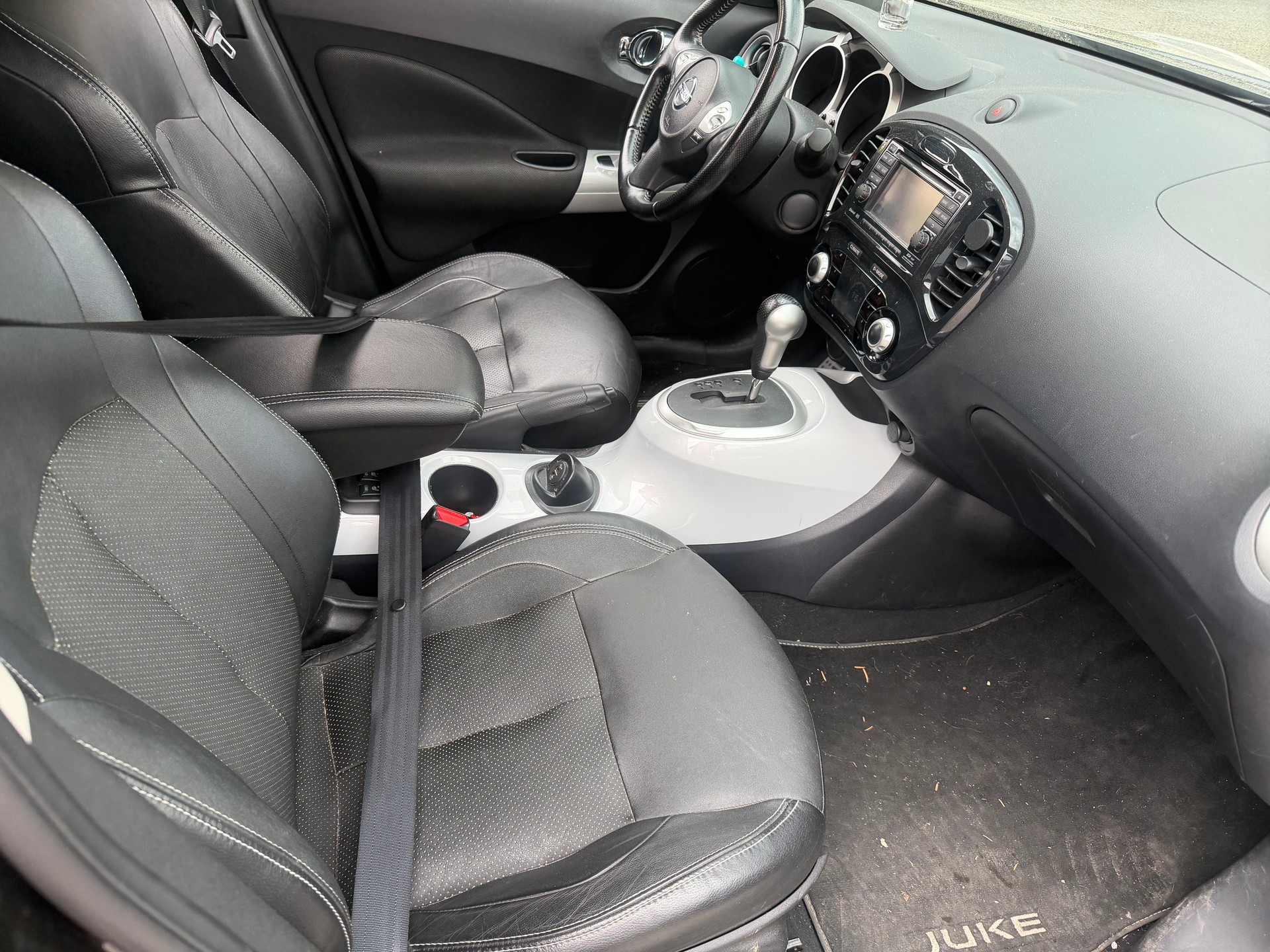 NISSAN Juke 1.6 DIG-T tekna 4x4 Xtronic M-CVT-image-5