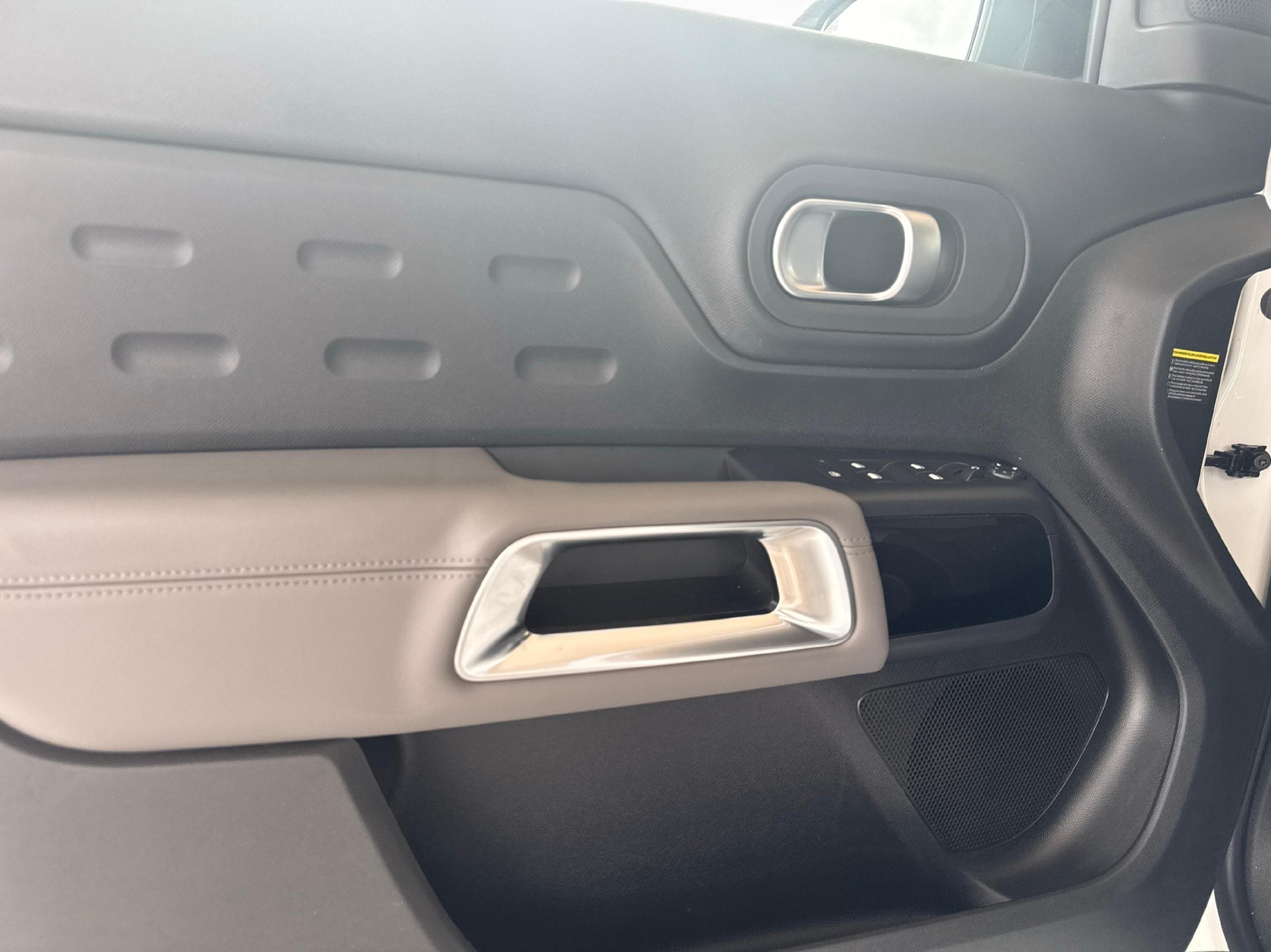CITROEN C5 Aircross 1.6 Plug-in Hybrid Shine-image-13