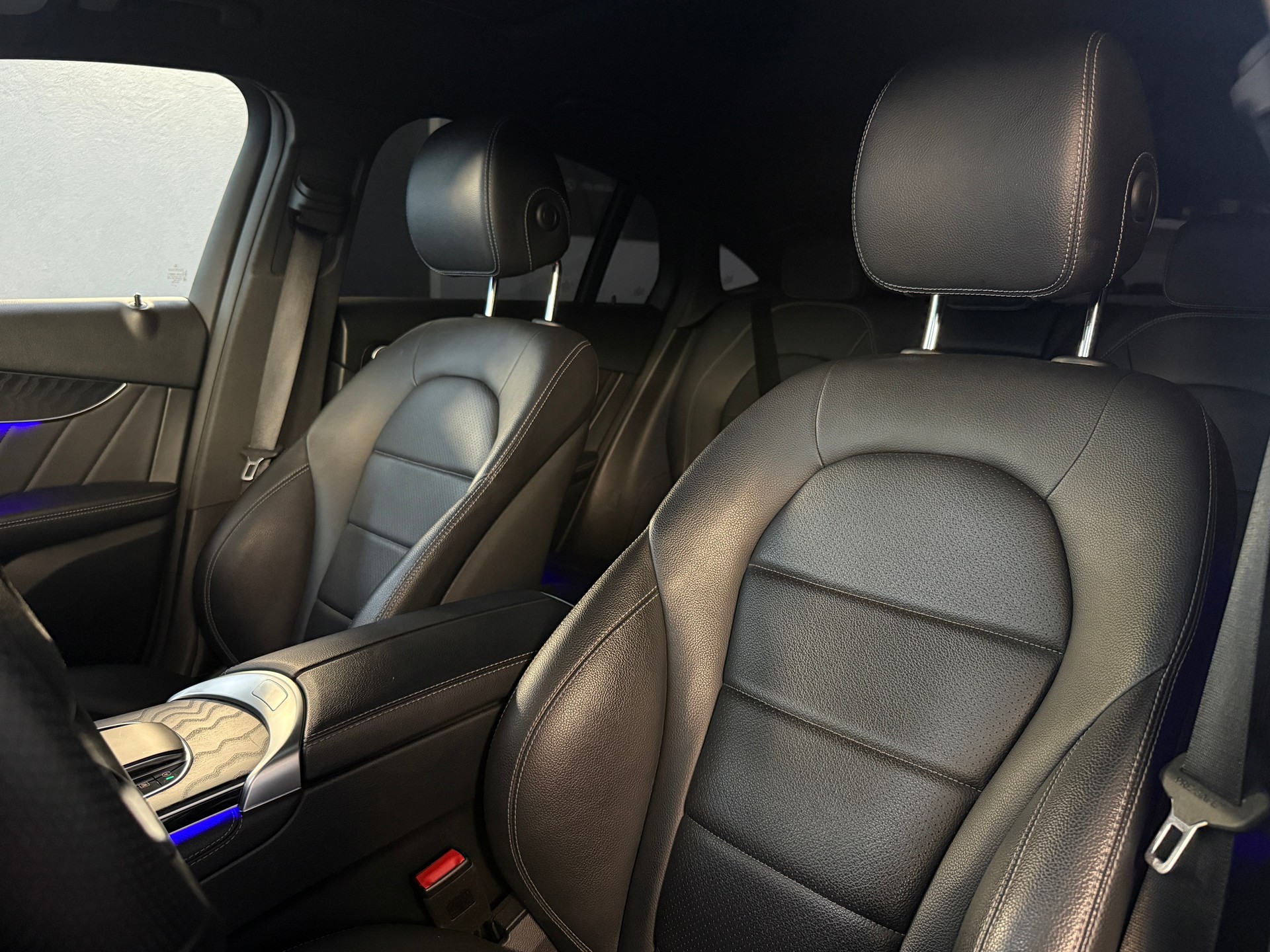 MERCEDES-BENZ GLC Coupé 220 d AMG Line 4Matic 9G-Tronic-image-9