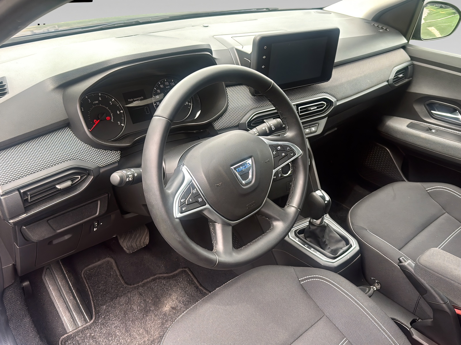 DACIA Sandero TCe 90 Comfort CVT-image-8