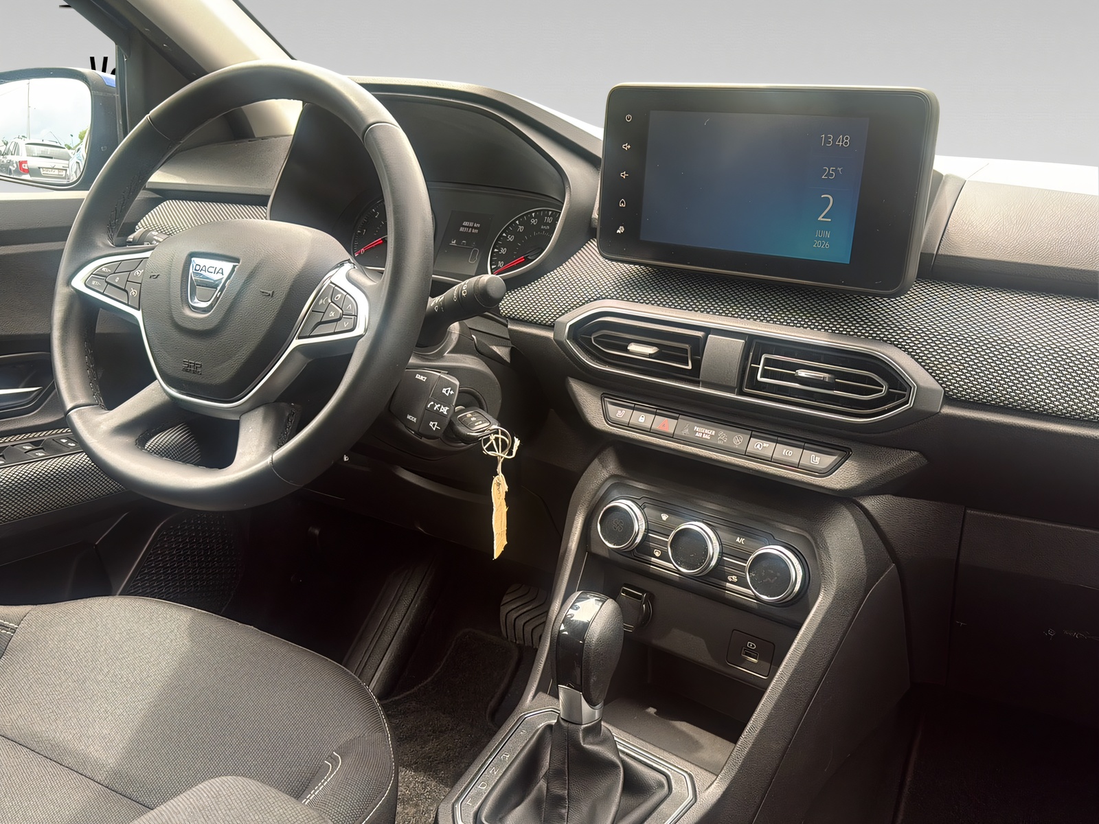 DACIA Sandero TCe 90 Comfort CVT-image-10