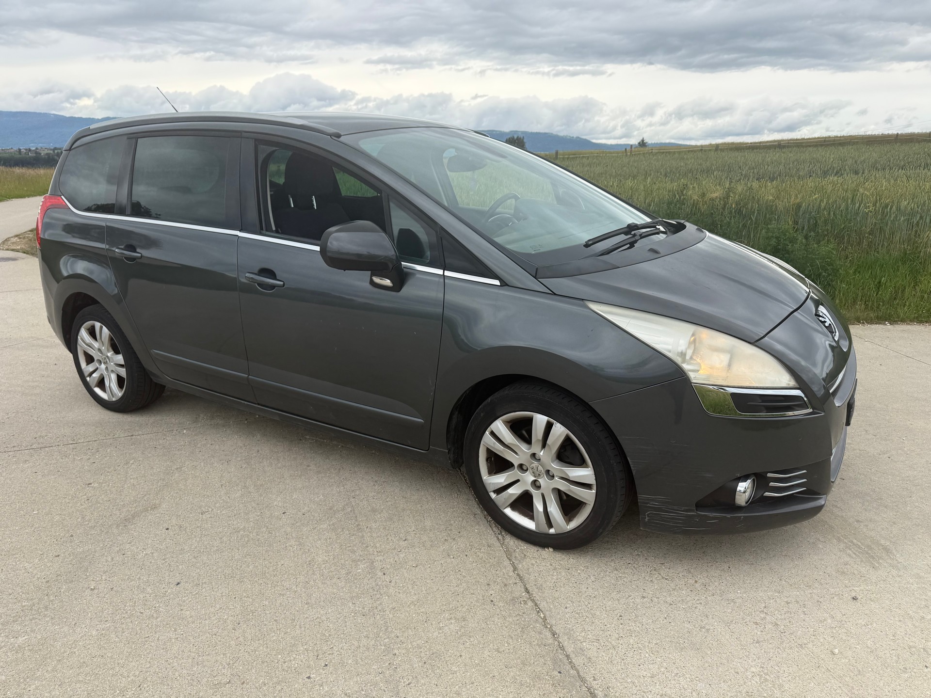 PEUGEOT 5008 2.0 HDI Business-image-5
