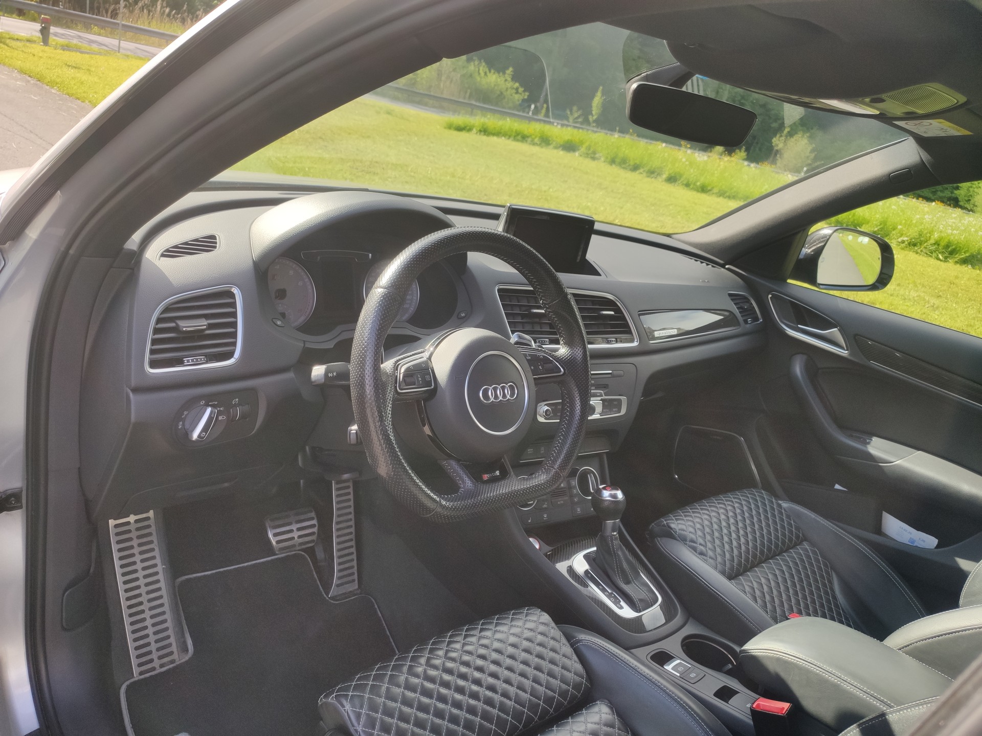 AUDI 2.5 TFSI quattro S-Tronic-image-12