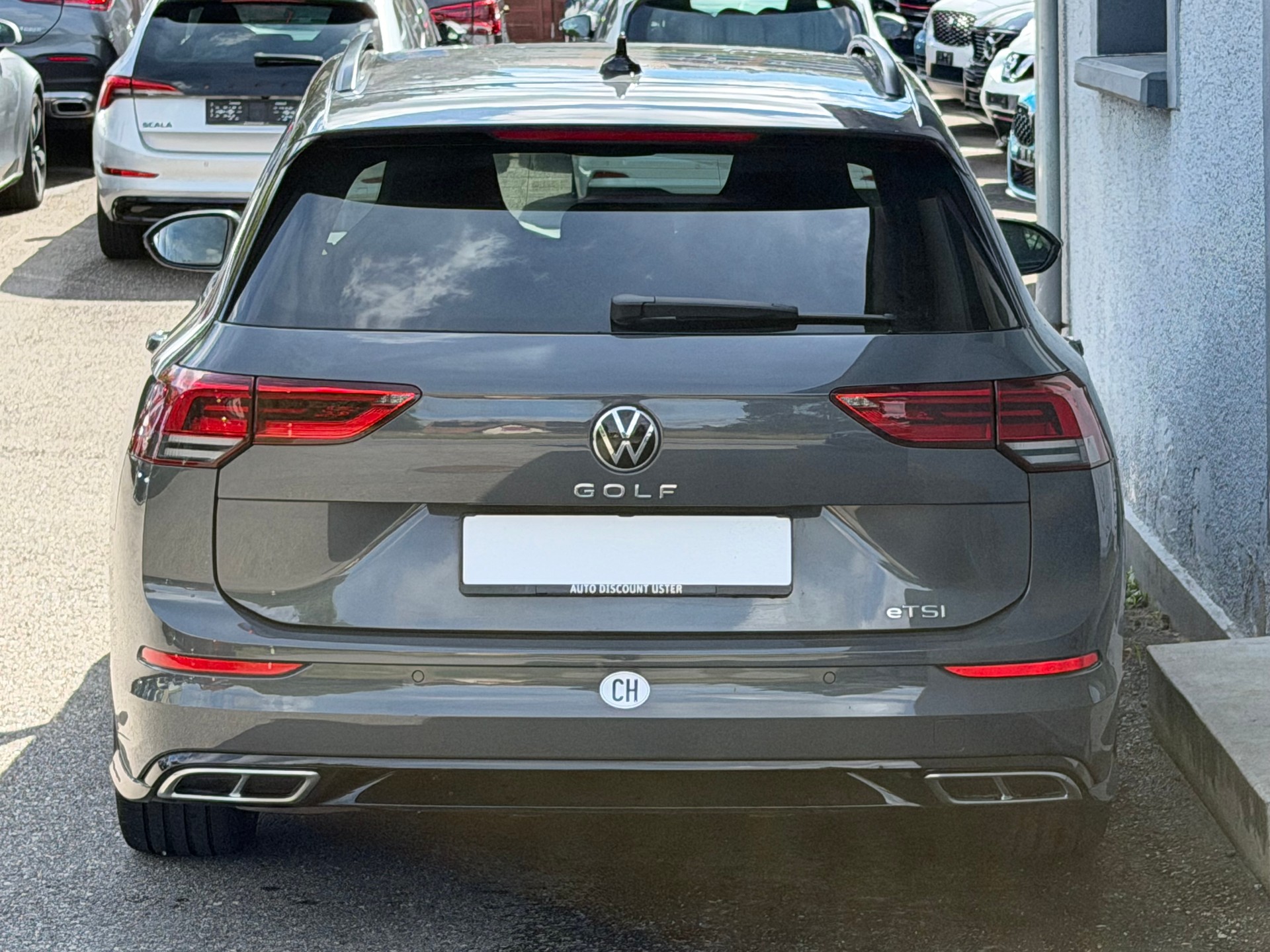 VW Golf 1.5 eTSI mHEV ACT R-Line DSG-image-4