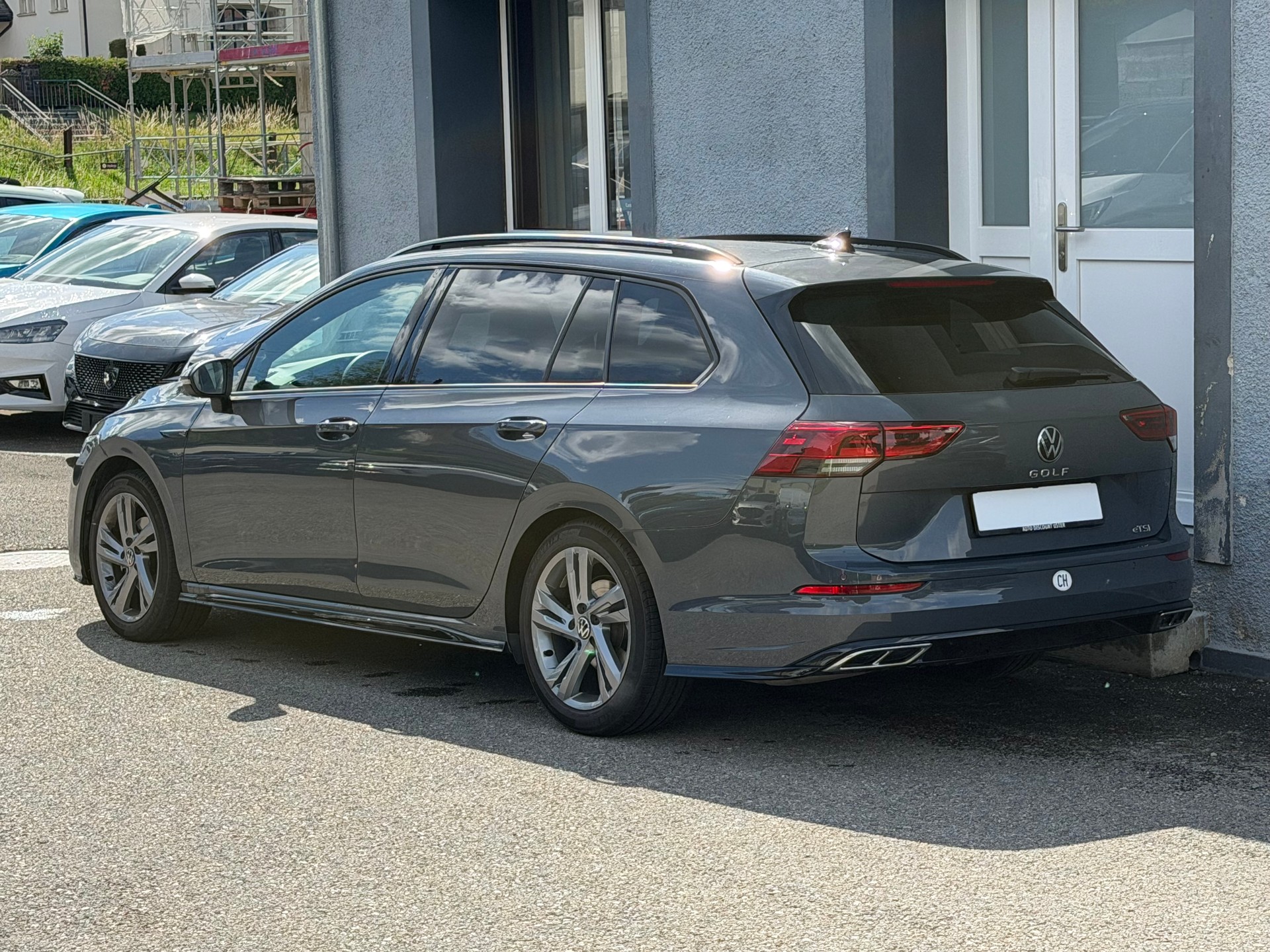 VW Golf 1.5 eTSI mHEV ACT R-Line DSG-image-3