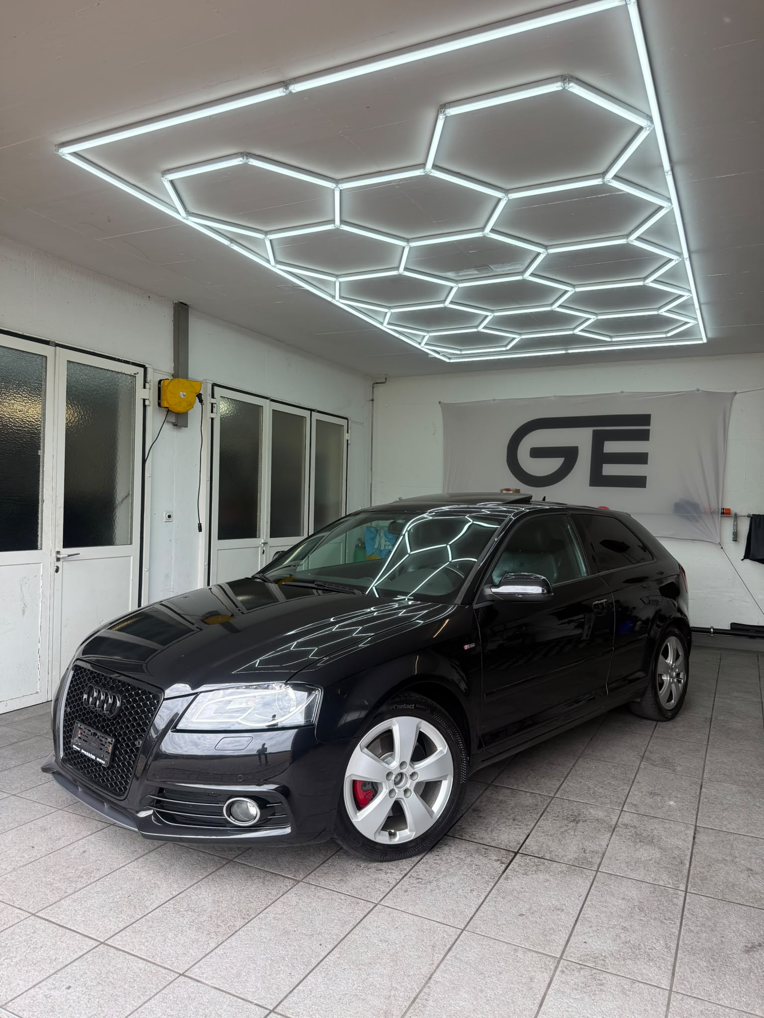 AUDI A3 2.0 TFSI S-Line quattro S-tronic-image-0