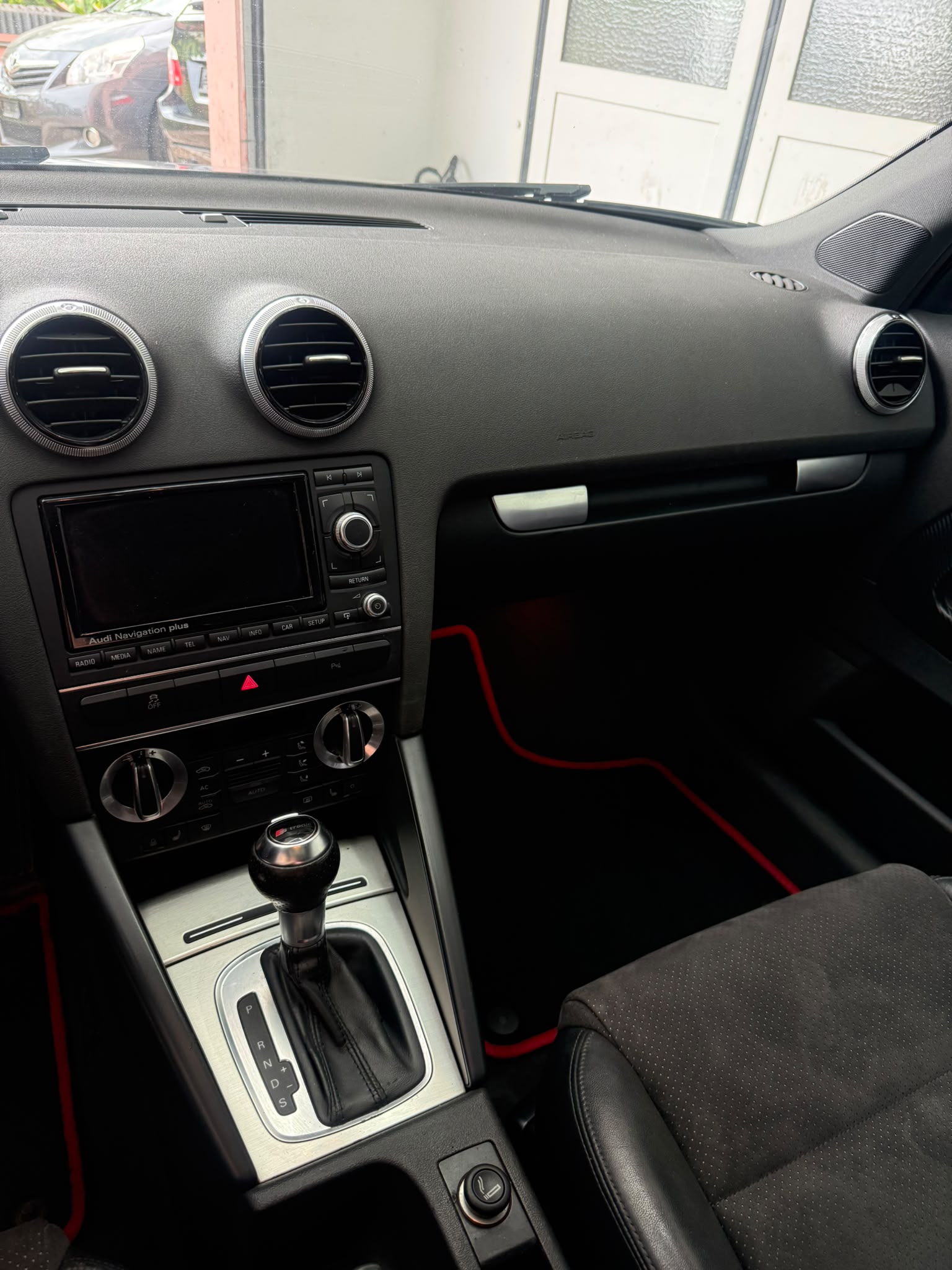 AUDI A3 2.0 TFSI S-Line quattro S-tronic-image-8