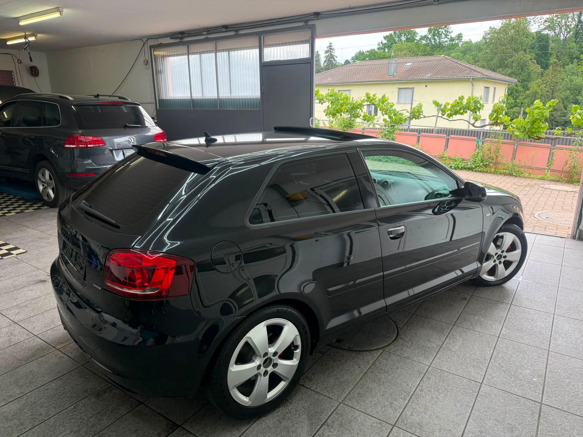 AUDI A3 2.0 TFSI S-Line quattro S-tronic-image-2