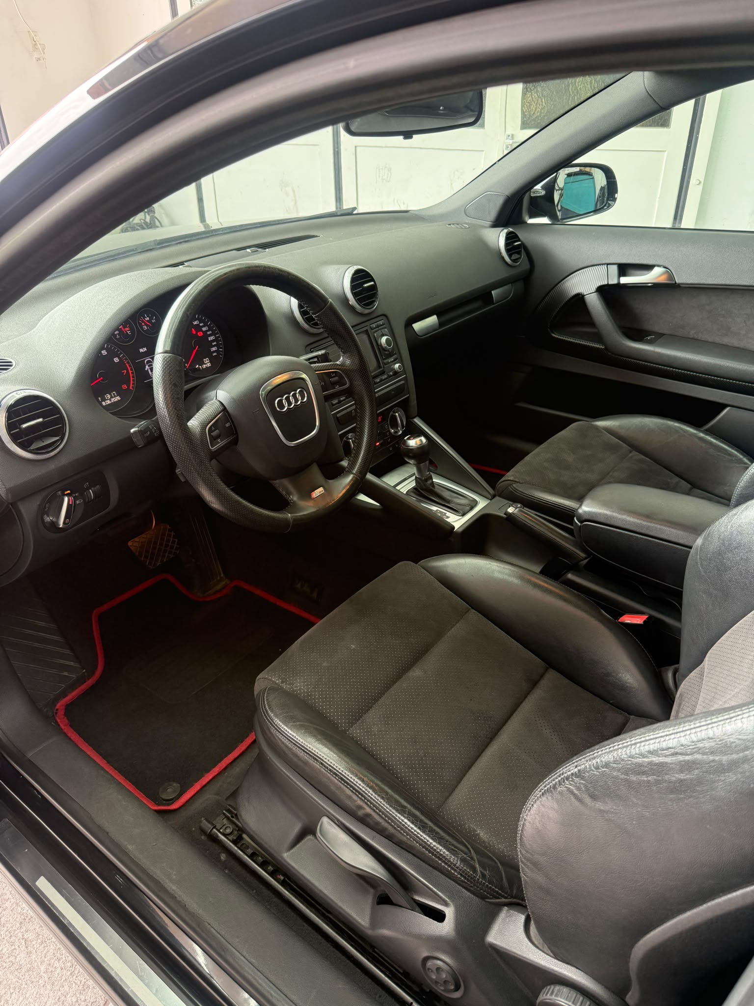 AUDI A3 2.0 TFSI S-Line quattro S-tronic-image-3
