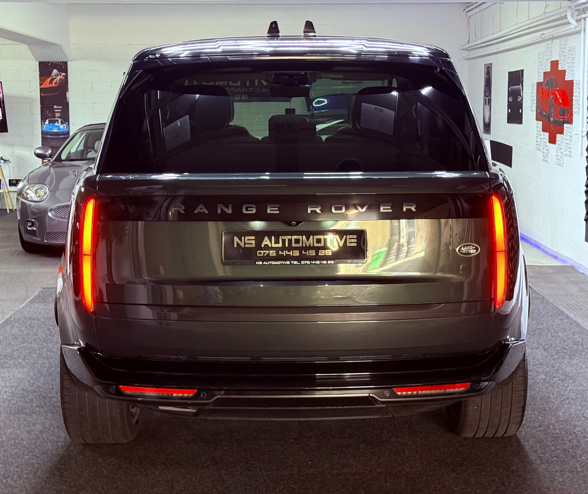 LAND ROVER Range Rover D250 3.0D I6 MHEV HSE Automatic-image-4