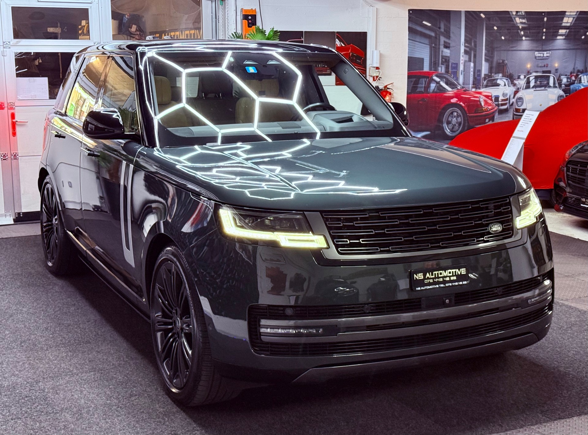 LAND ROVER Range Rover D250 3.0D I6 MHEV HSE Automatic-image-2