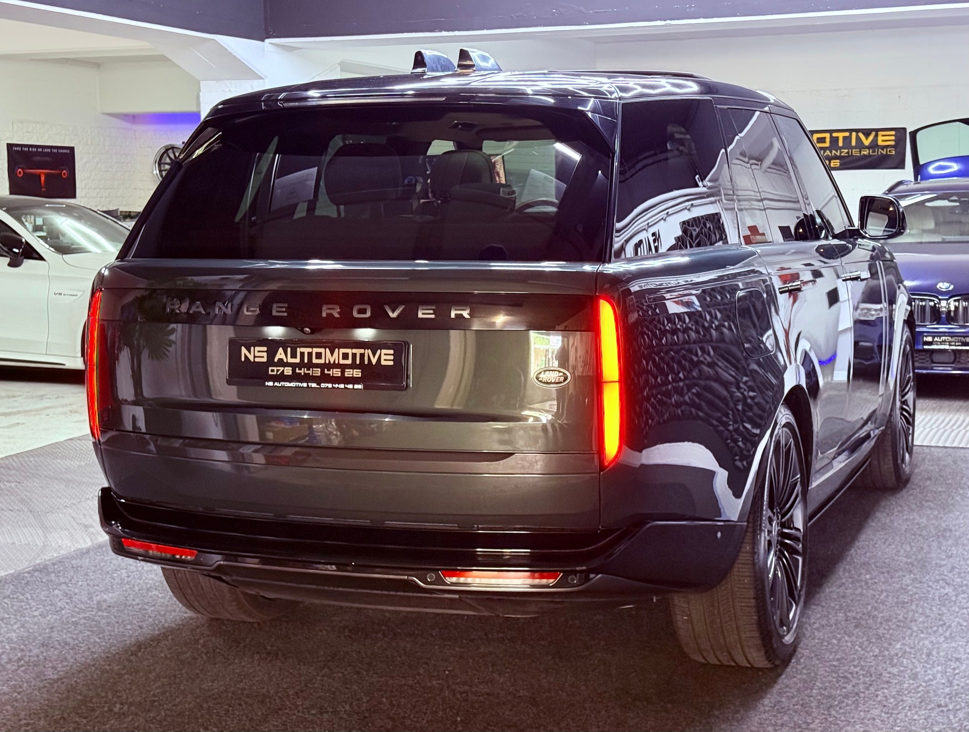 LAND ROVER Range Rover D250 3.0D I6 MHEV HSE Automatic-image-3