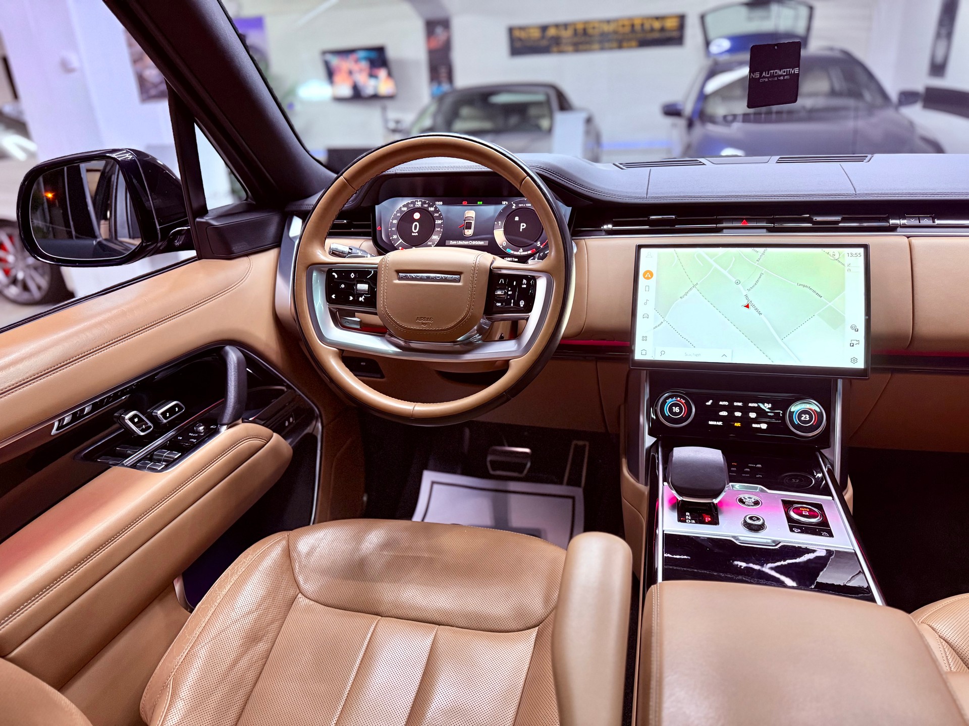 LAND ROVER Range Rover D250 3.0D I6 MHEV HSE Automatic-image-13