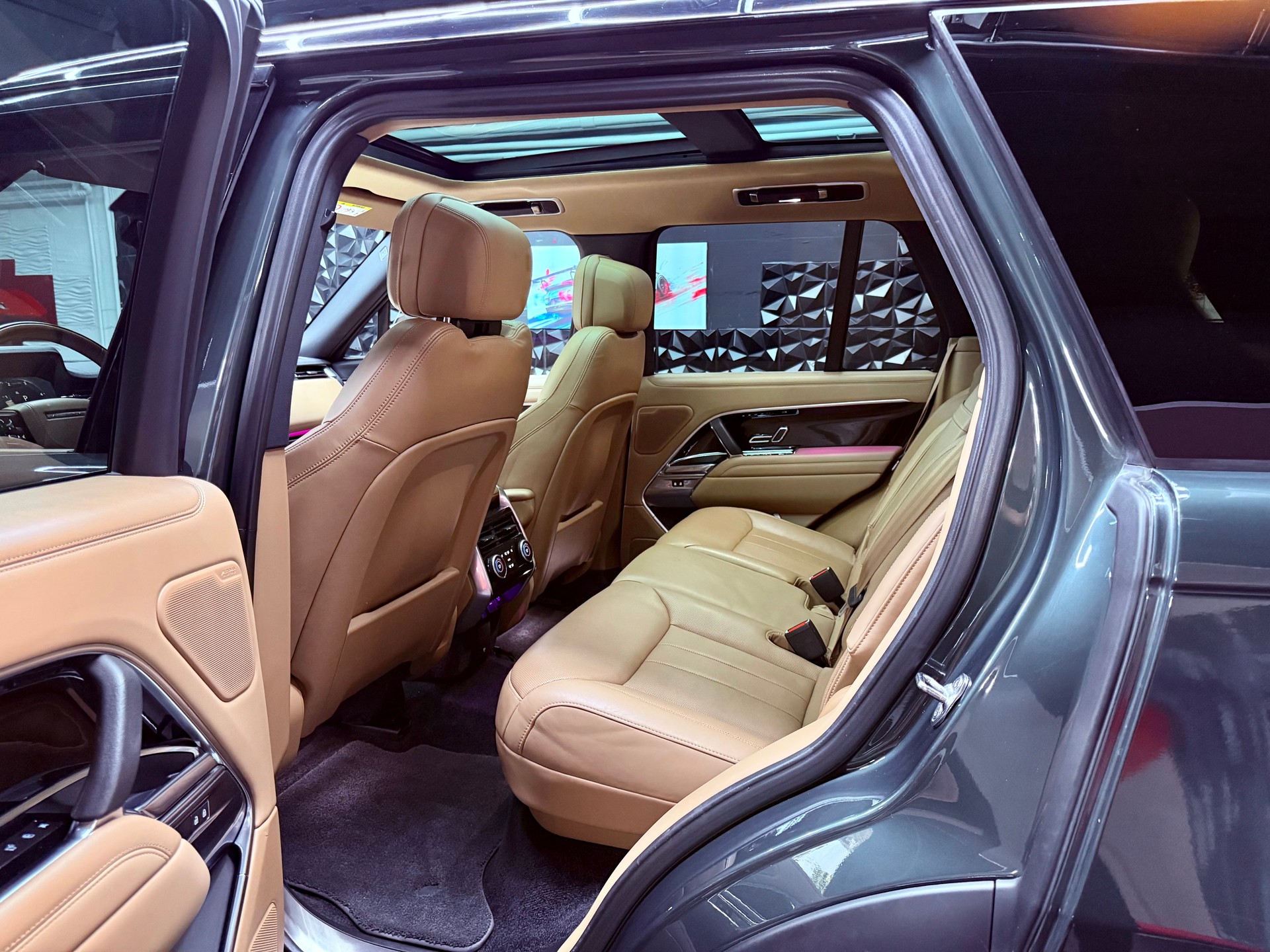 LAND ROVER Range Rover D250 3.0D I6 MHEV HSE Automatic-image-25