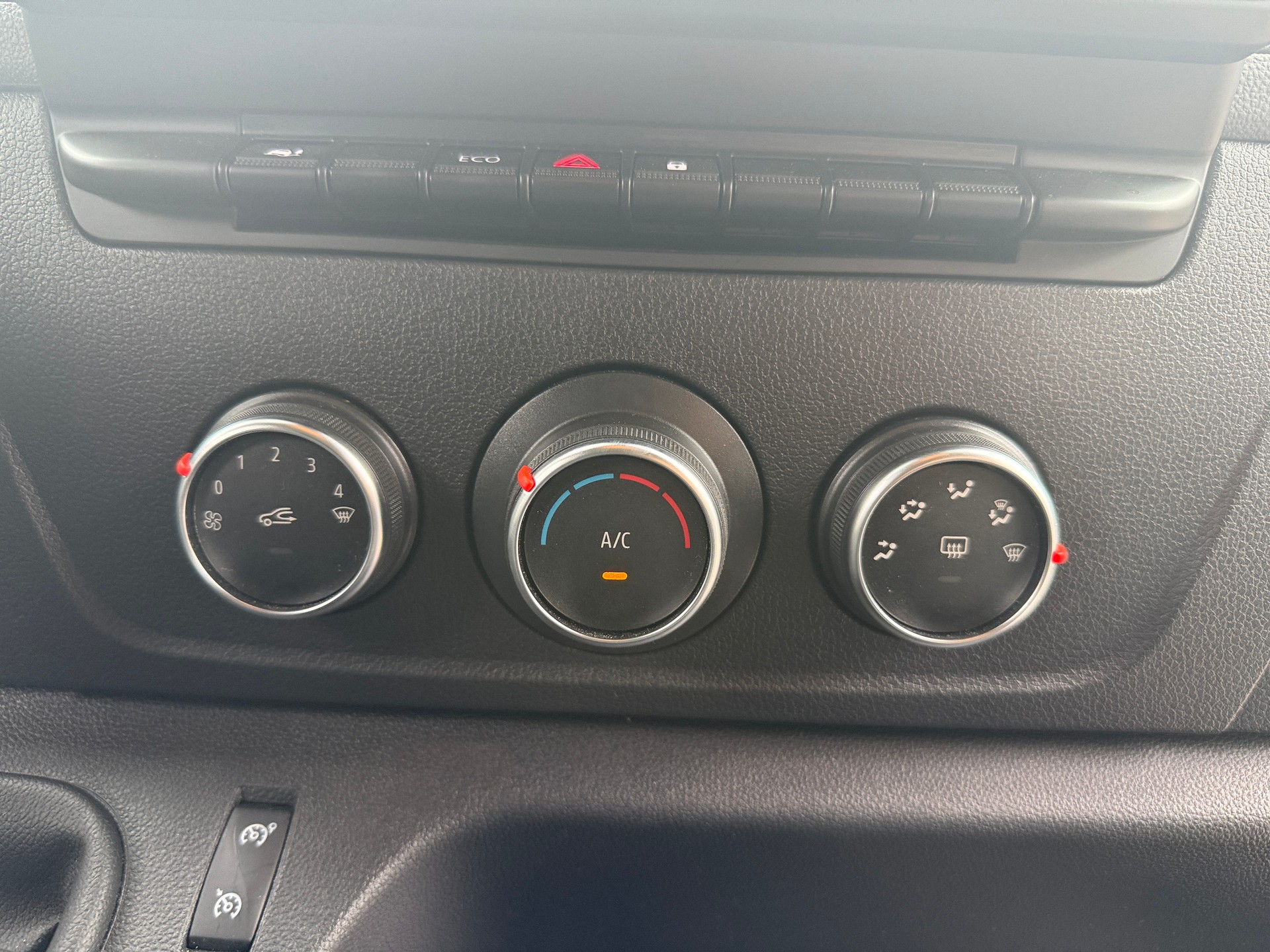 NISSAN NV400 F35.13 L2H2 FWD Comfort-image-6