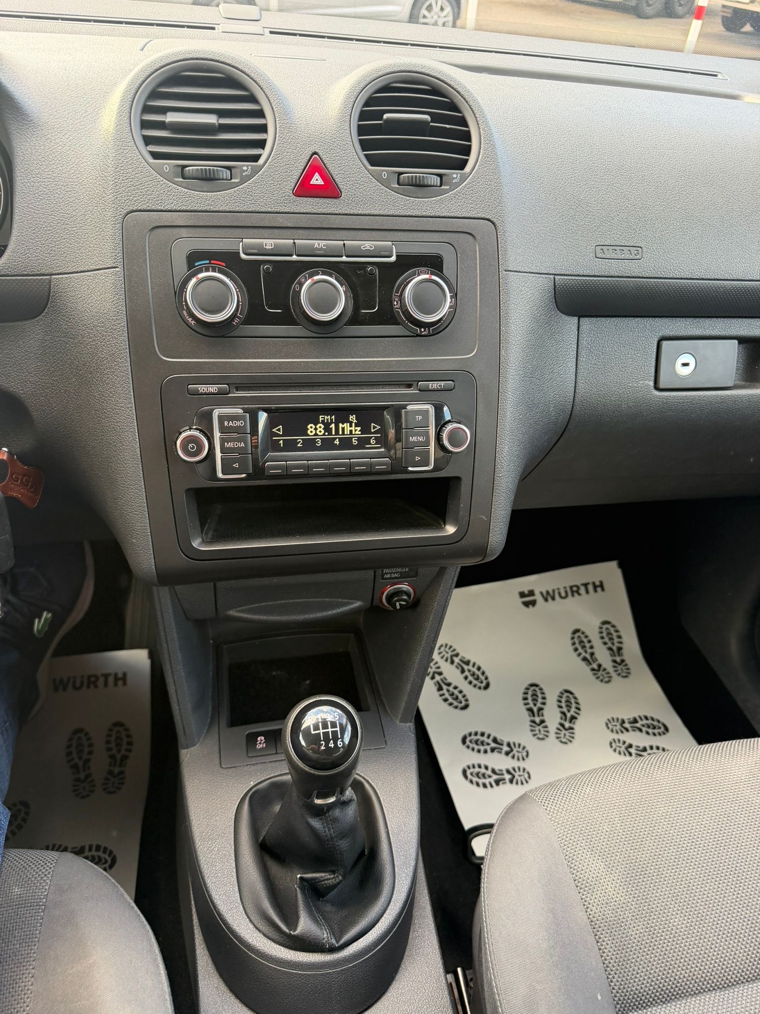 VW Caddy 2.0 TDI 4Motion Trendline-image-10