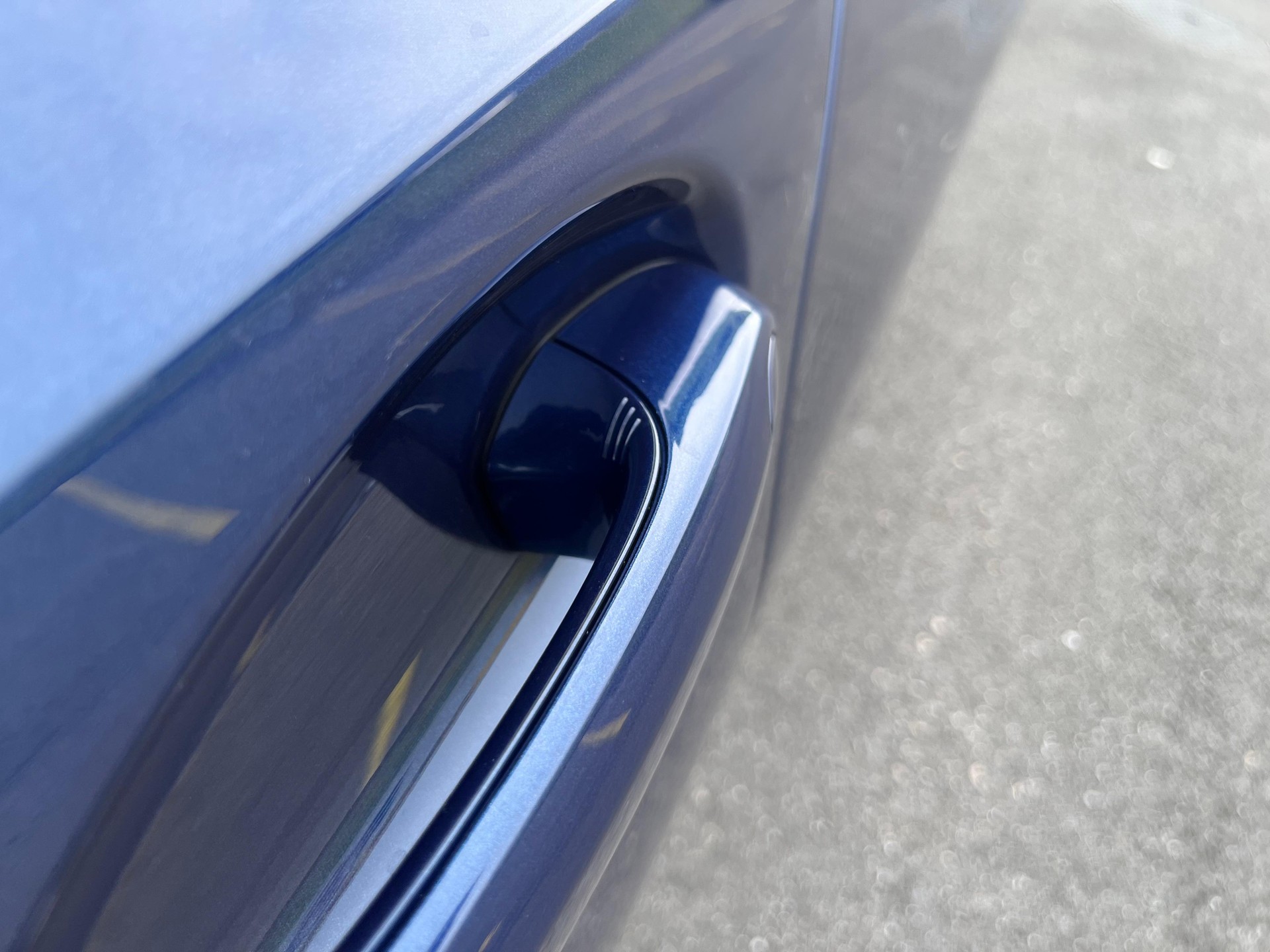 BMW 330e Steptronic Luxury Line-image-9