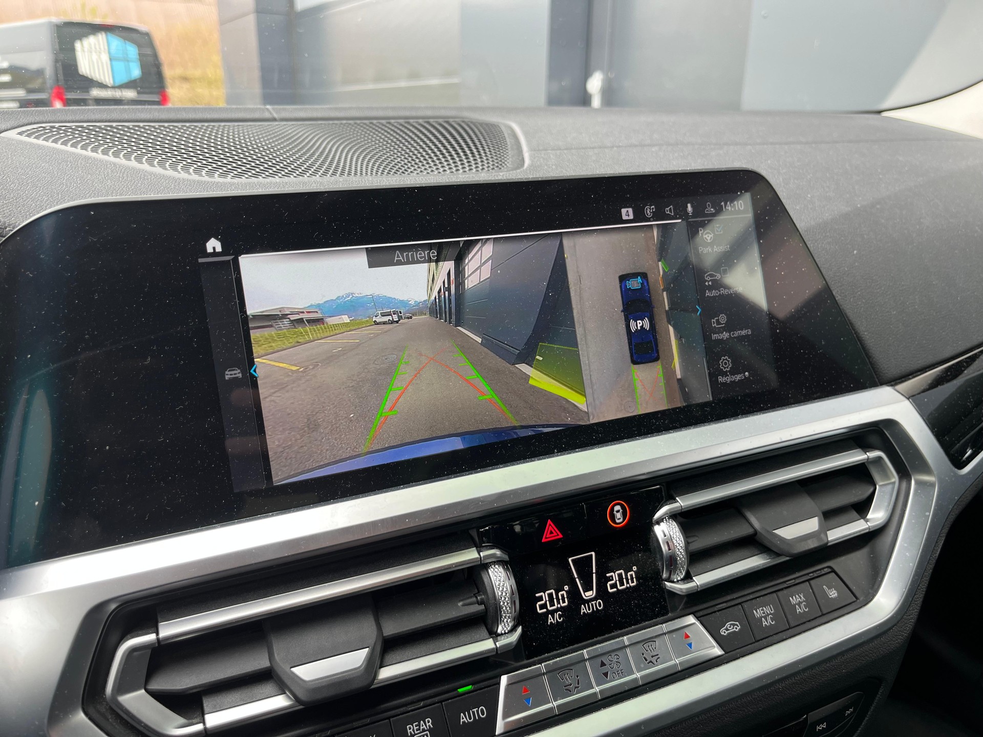 BMW 330e Steptronic Luxury Line-image-20