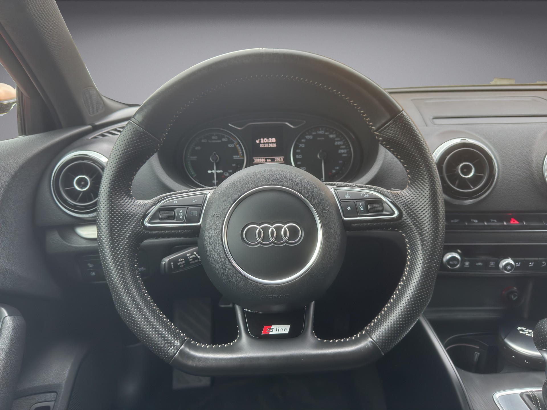 AUDI A3 Sportback 1.4 T FSI e-tron Ambition STr-image-9