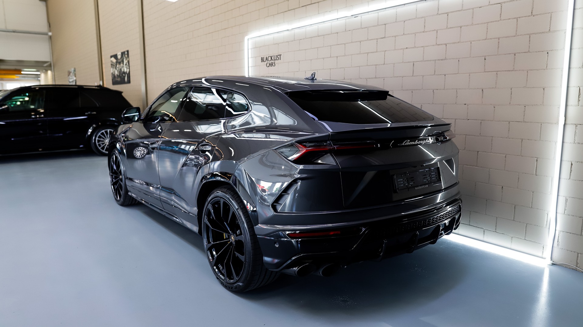 LAMBORGHINI Urus E-Gear-image-4