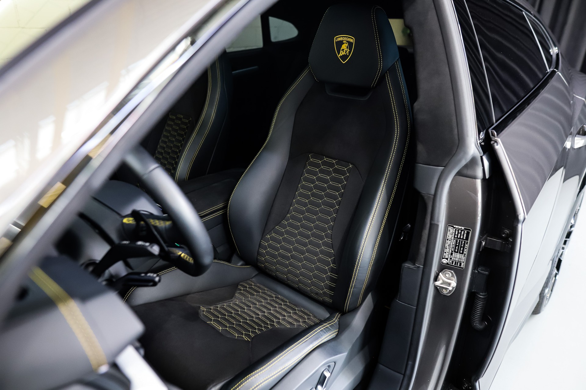 LAMBORGHINI Urus E-Gear-image-11