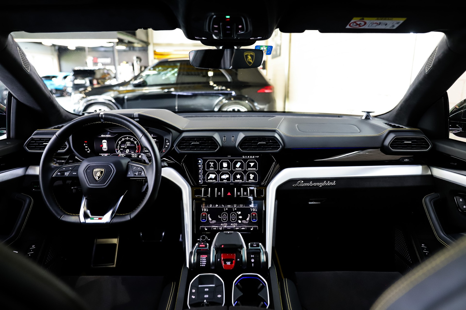 LAMBORGHINI Urus E-Gear-image-19