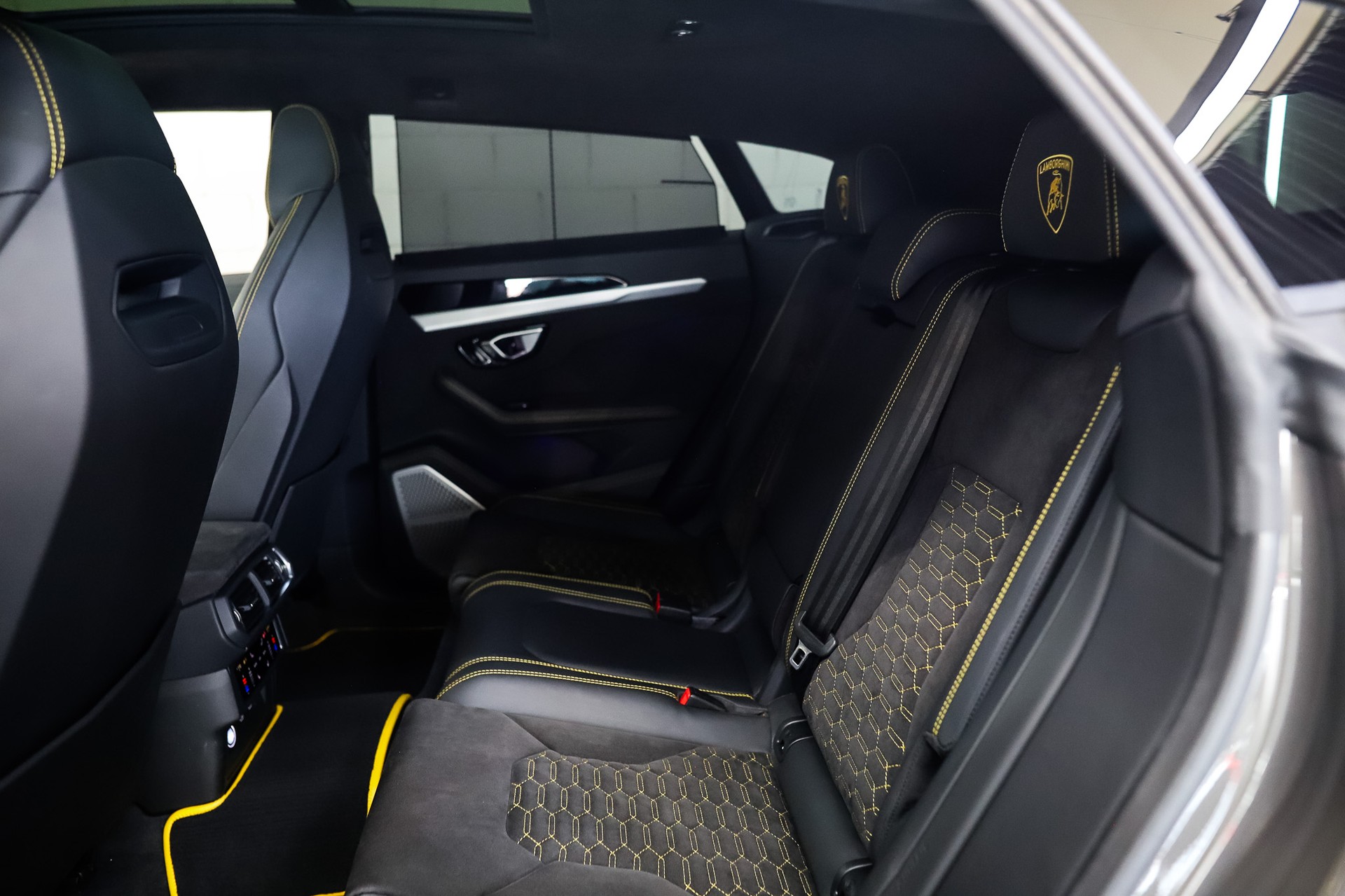 LAMBORGHINI Urus E-Gear-image-17