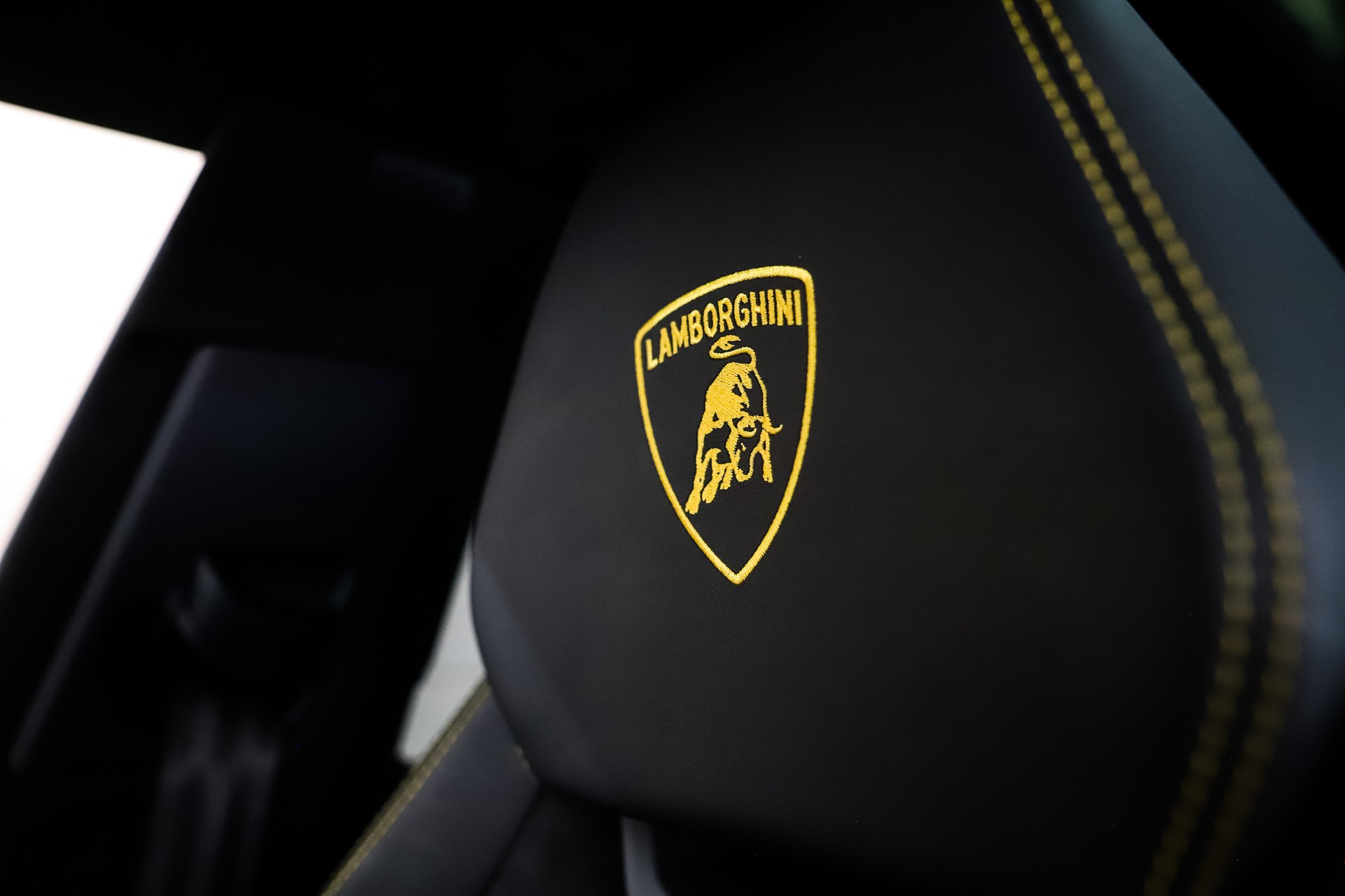 LAMBORGHINI Urus E-Gear-image-14