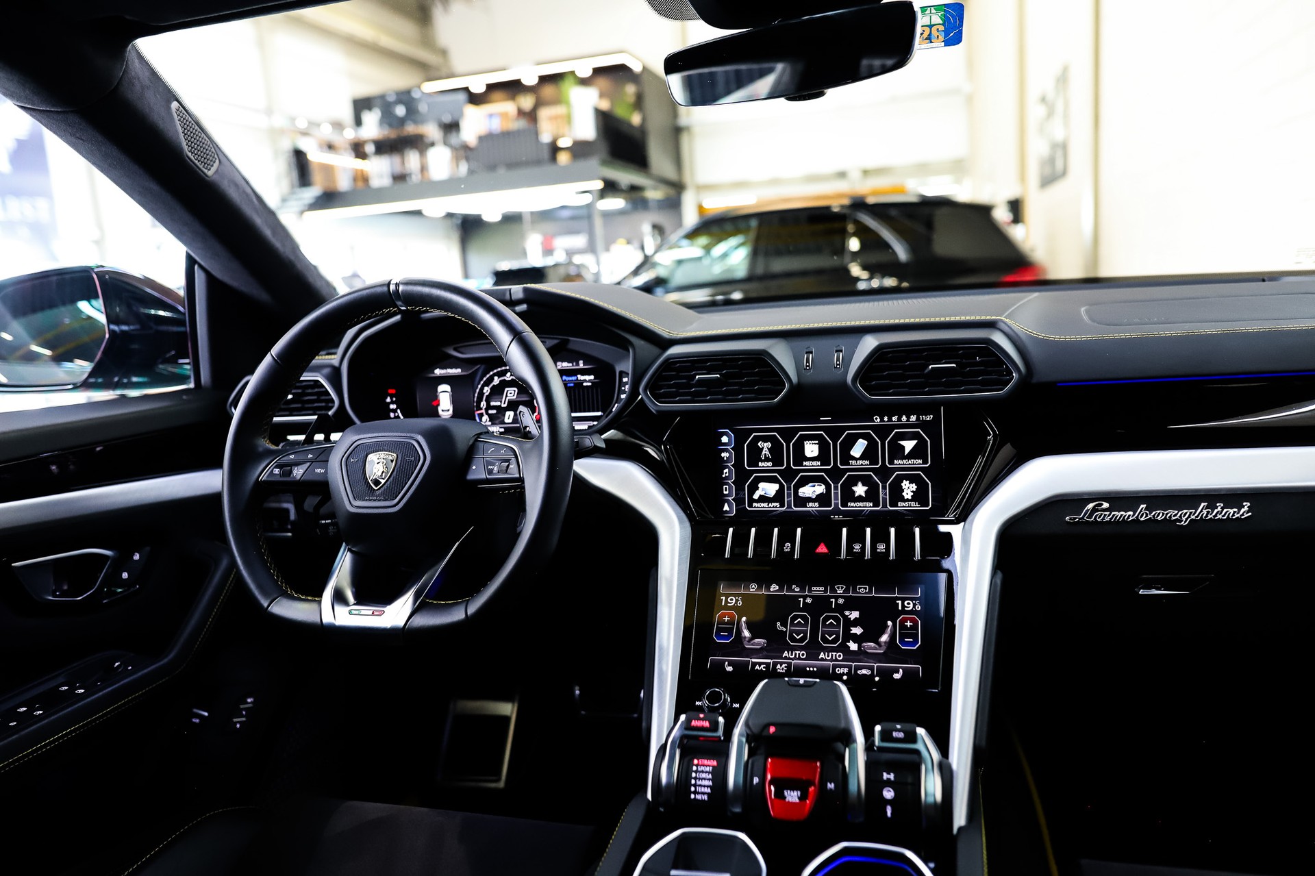 LAMBORGHINI Urus E-Gear-image-20