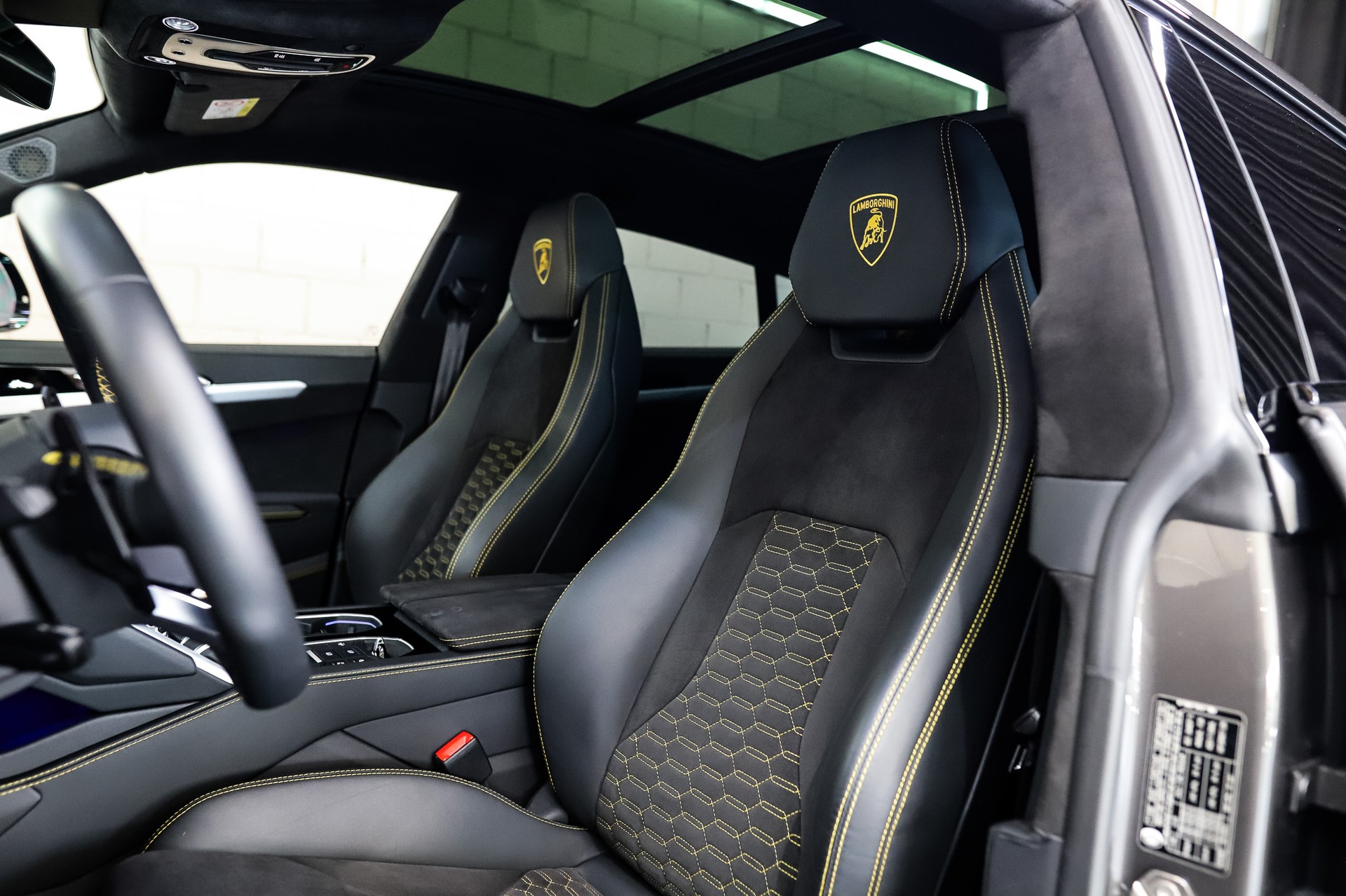 LAMBORGHINI Urus E-Gear-image-10