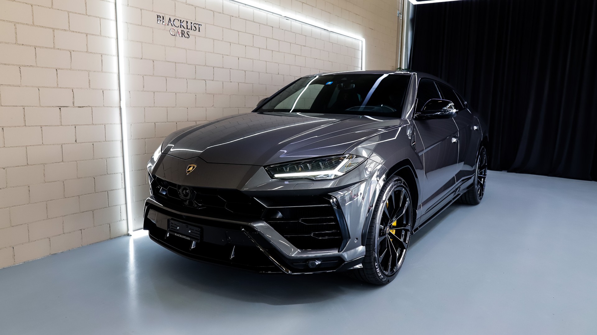 LAMBORGHINI Urus E-Gear-image-1