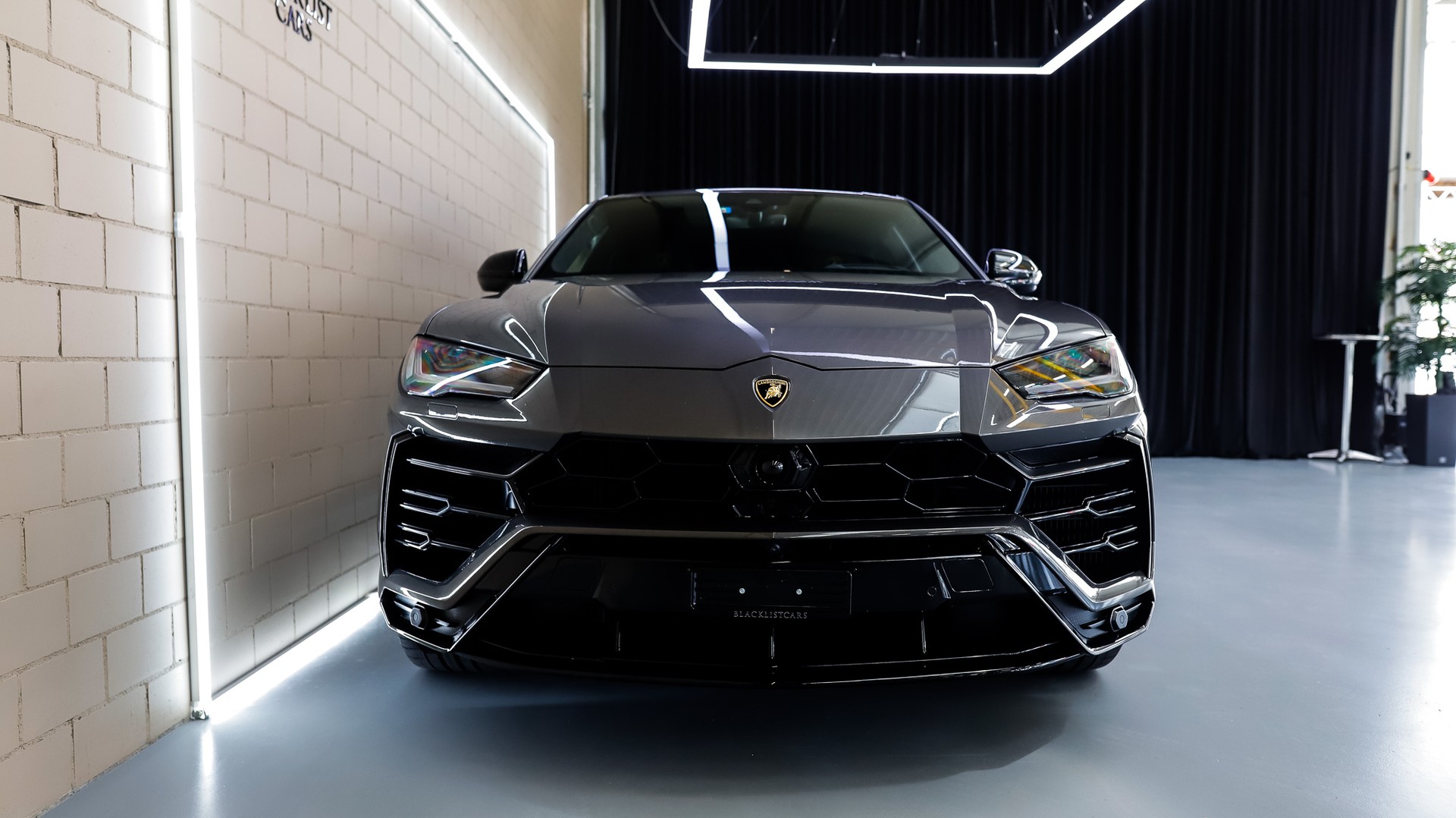 LAMBORGHINI Urus E-Gear-image-2