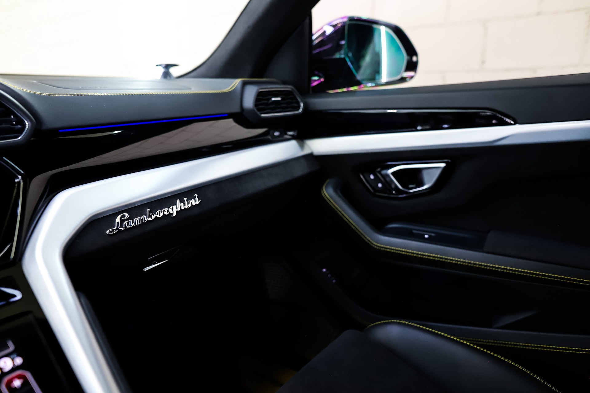 LAMBORGHINI Urus E-Gear-image-13