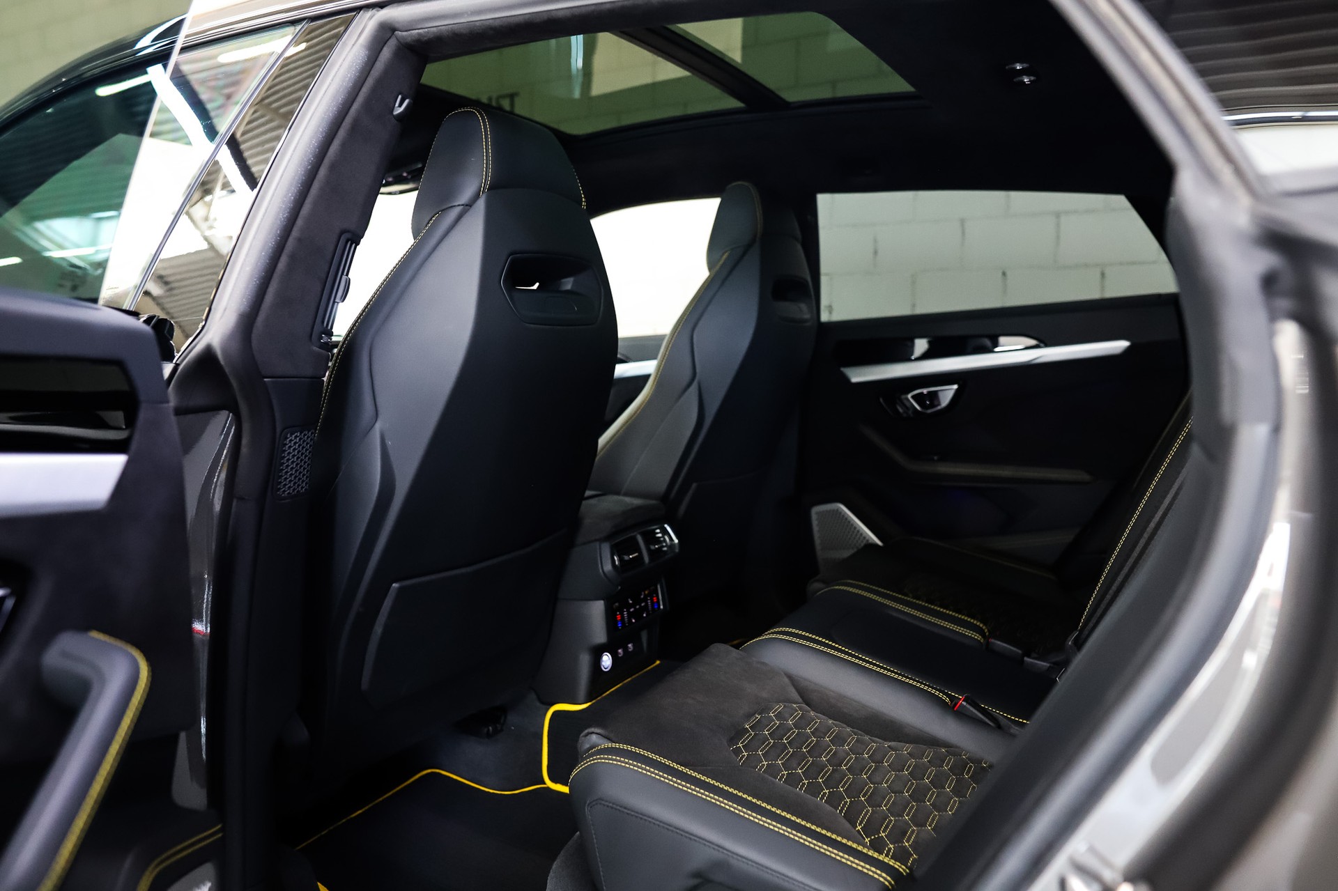 LAMBORGHINI Urus E-Gear-image-15