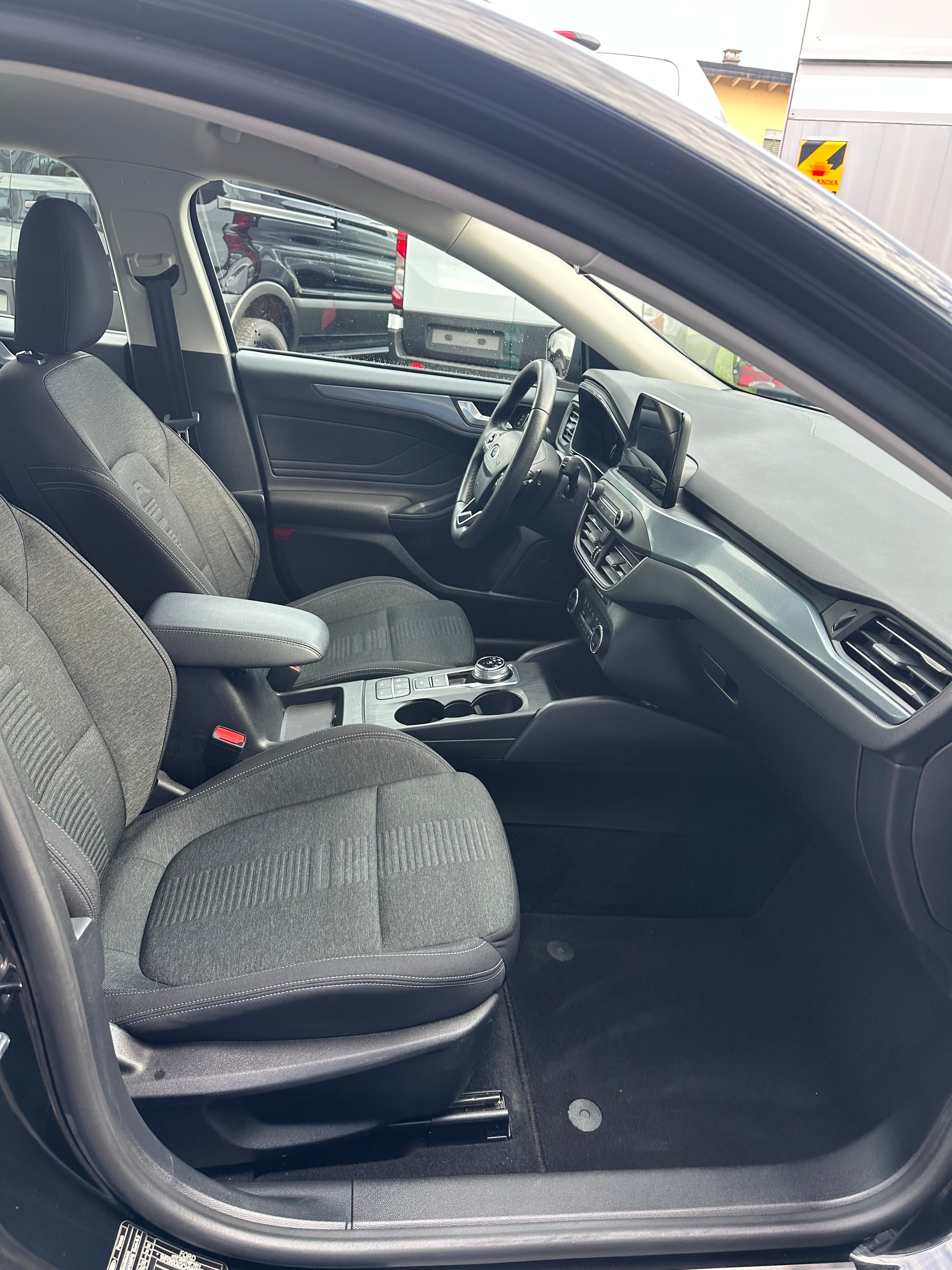 FORD Focus 1.0i EcoB 125 Active-image-12