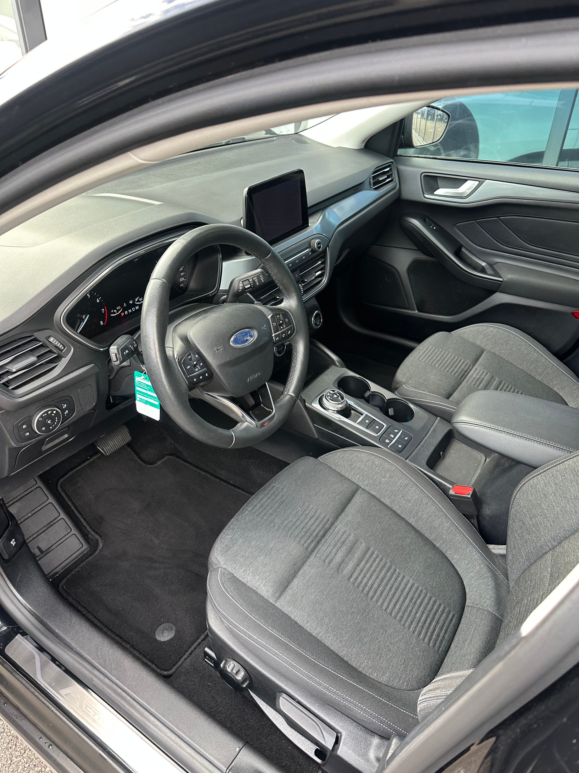 FORD Focus 1.0i EcoB 125 Active-image-9