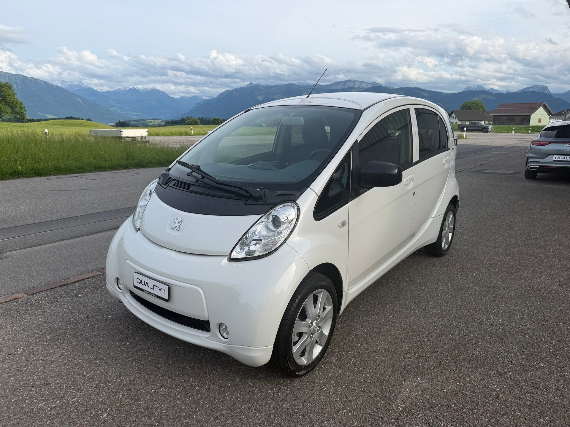 PEUGEOT iON Active-image-1