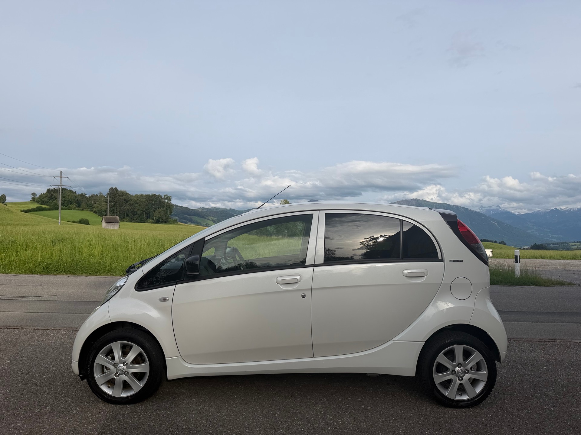 PEUGEOT iON Active-image-0