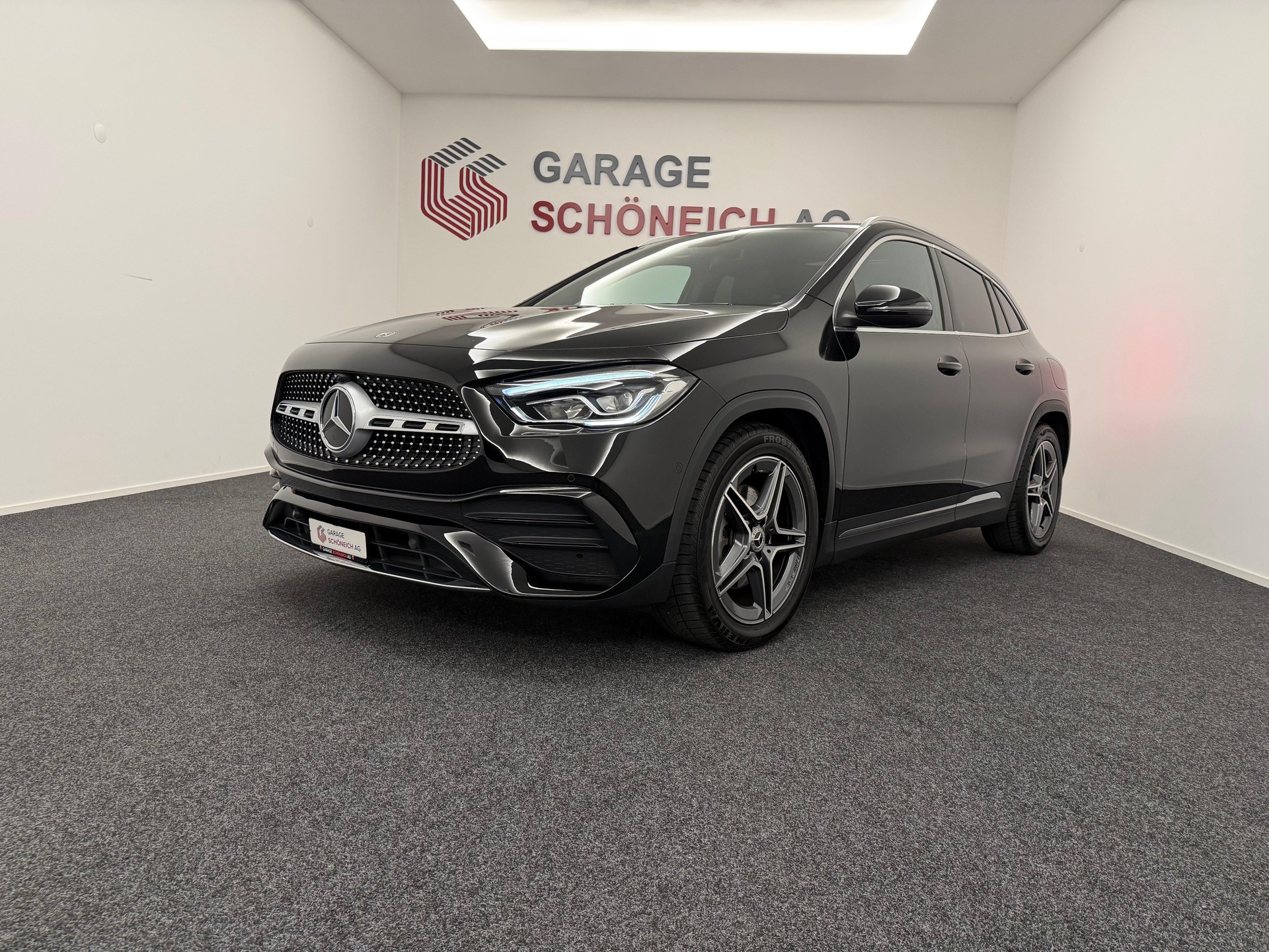 MERCEDES-BENZ GLA 250 AMG Line 4matic-image-0