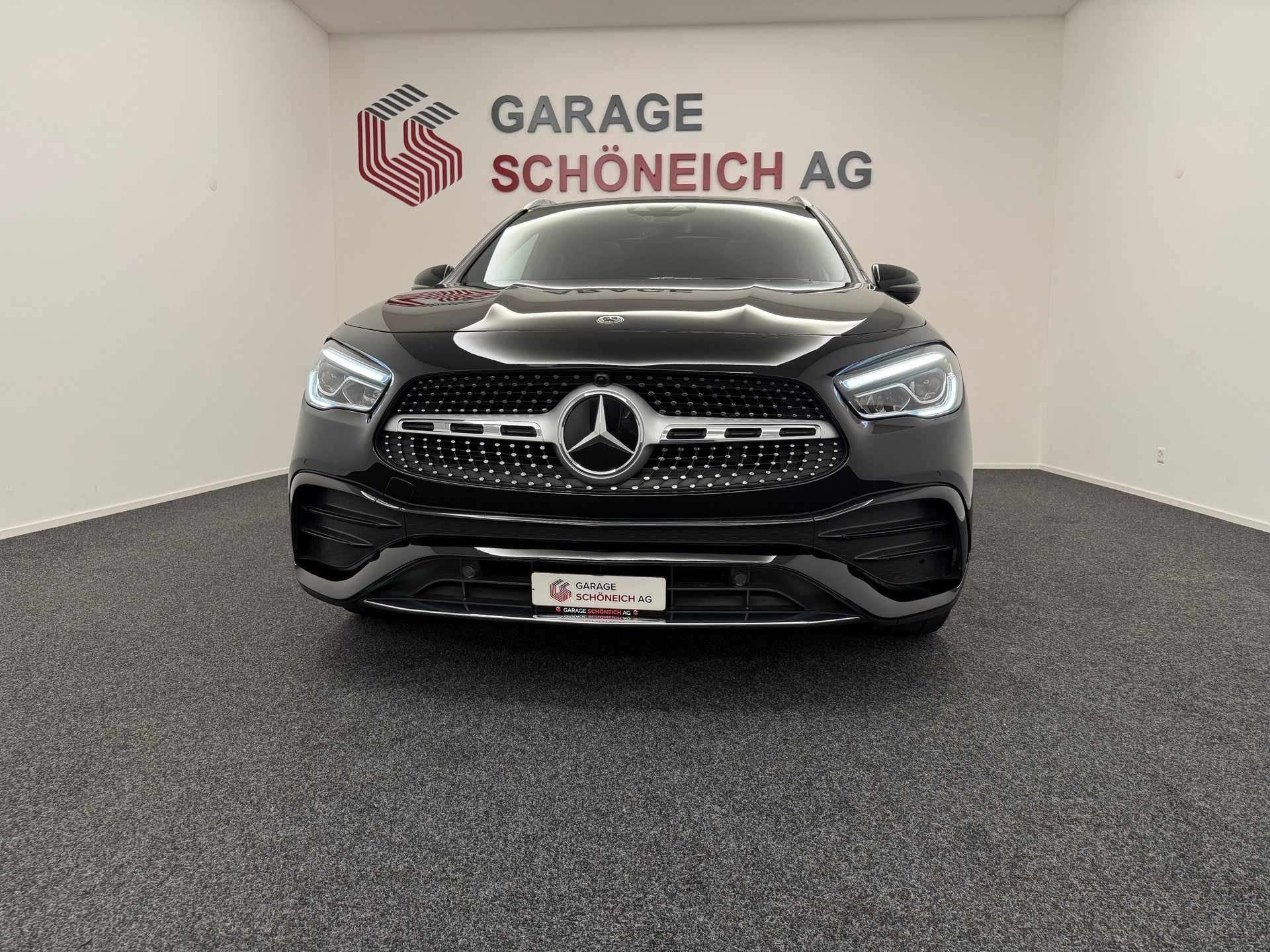 MERCEDES-BENZ GLA 250 AMG Line 4matic-image-1