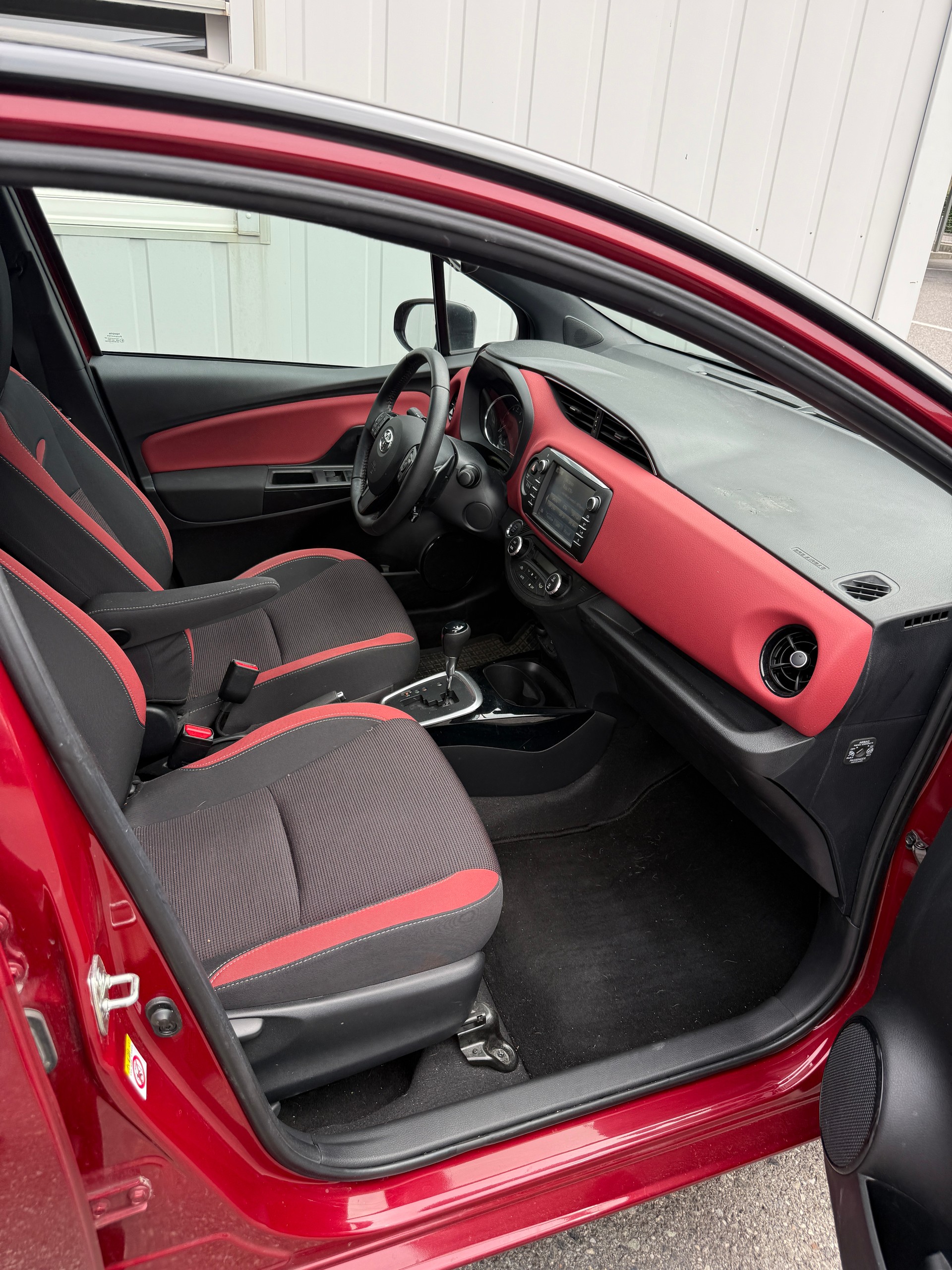 TOYOTA Yaris 1.5 Style EDITION *1. HAND * CH-FZ* DAB*KAMERA*-image-11
