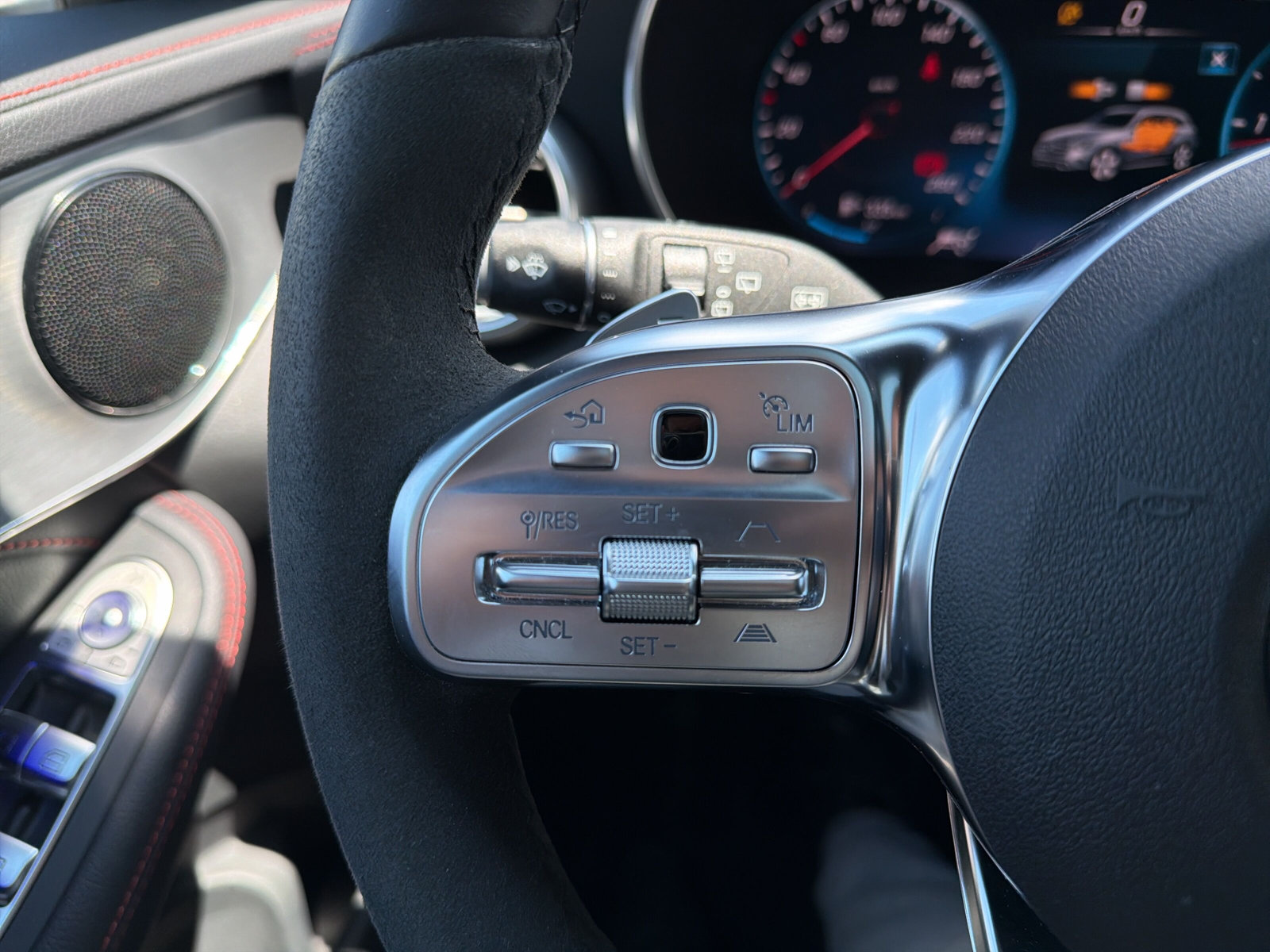 MERCEDES-BENZ GLC 220 d AMG Plus 4Matic-image-27