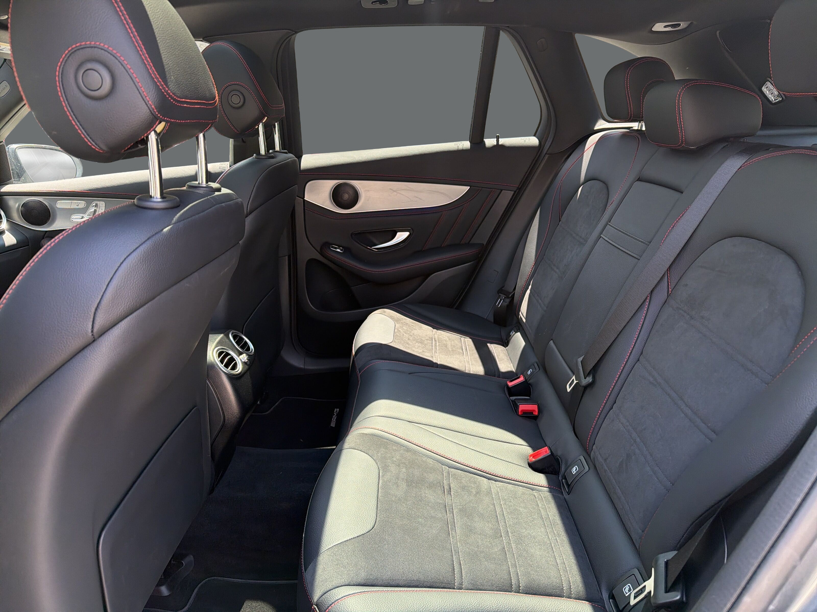 MERCEDES-BENZ GLC 220 d AMG Plus 4Matic-image-13