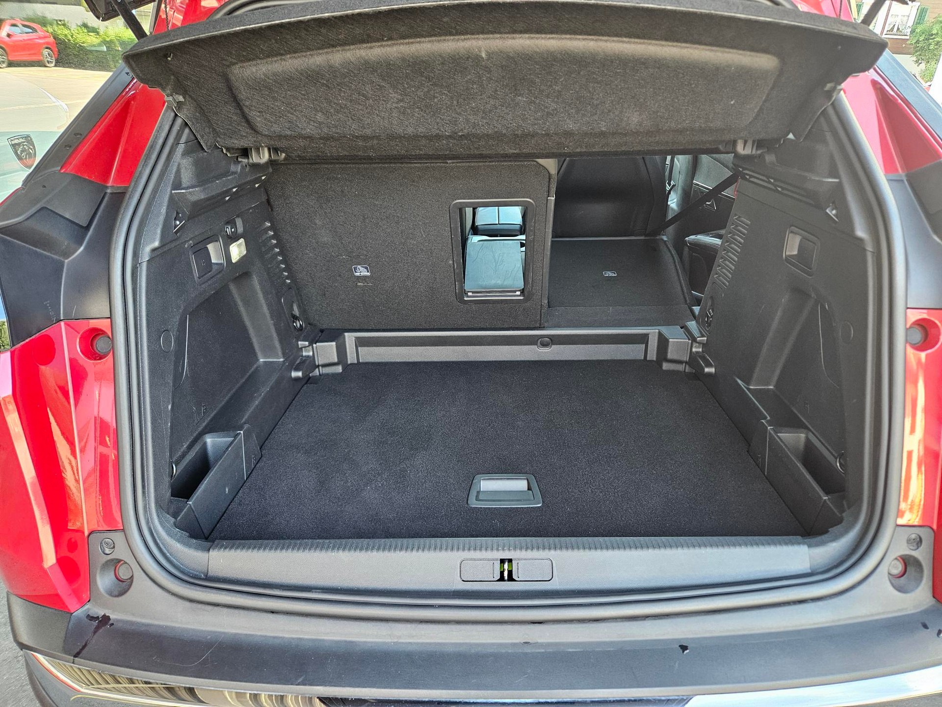 PEUGEOT 3008 1.6 THP GT Line-image-9