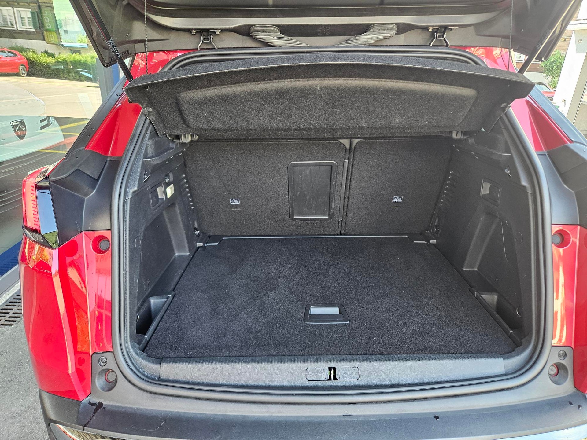 PEUGEOT 3008 1.6 THP GT Line-image-8