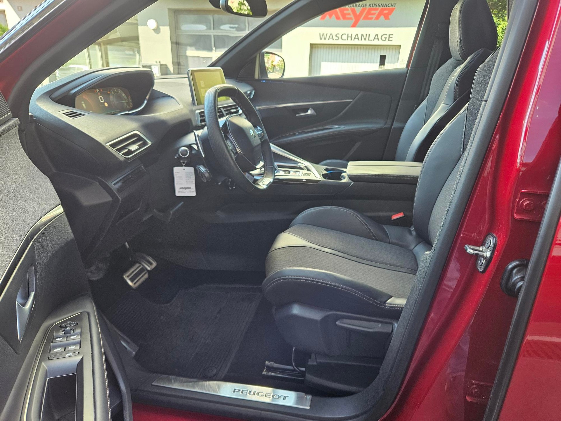 PEUGEOT 3008 1.6 THP GT Line-image-5