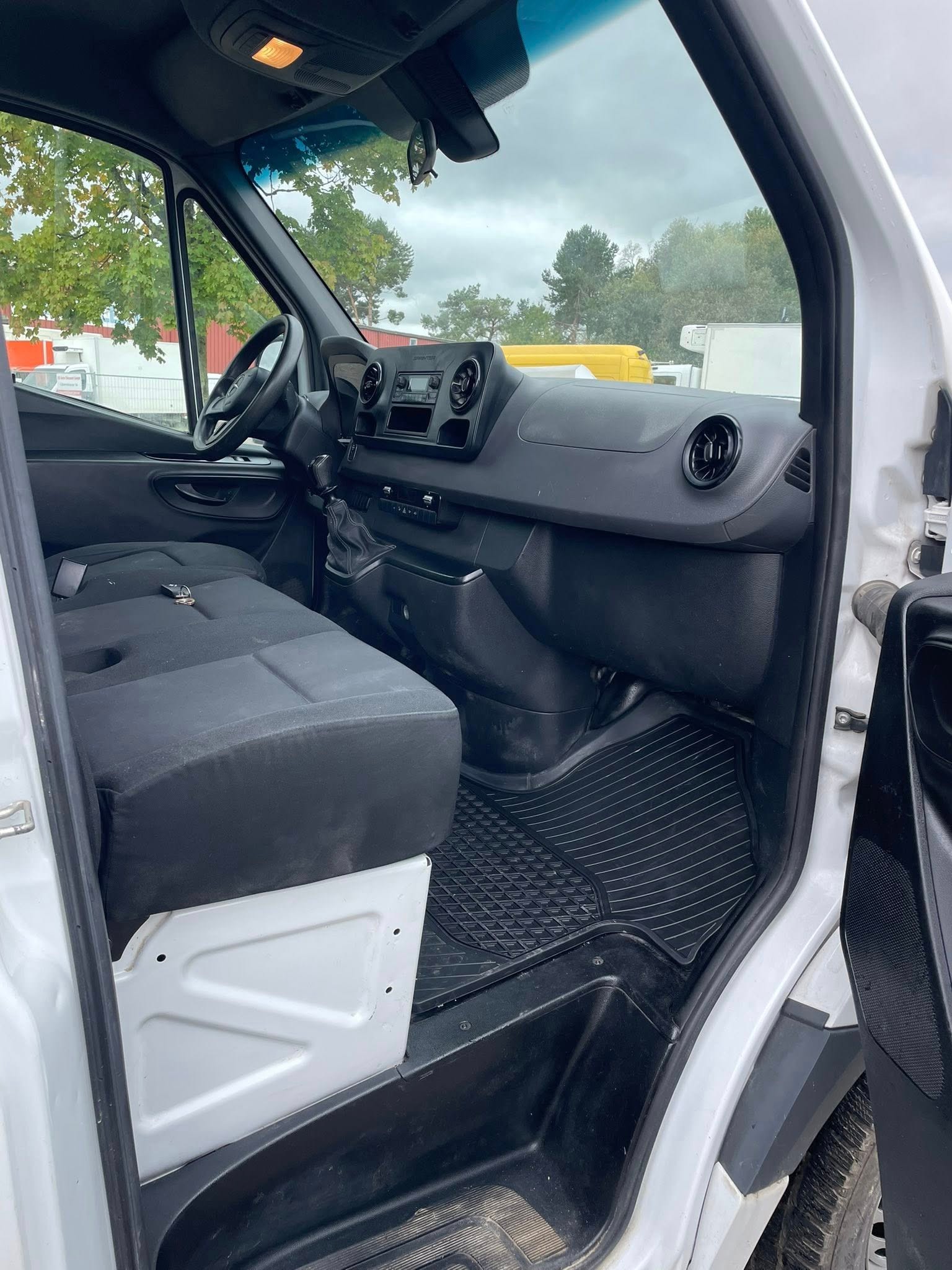 MERCEDES-BENZ Sprinter 314 CDI Standard FWD-image-10