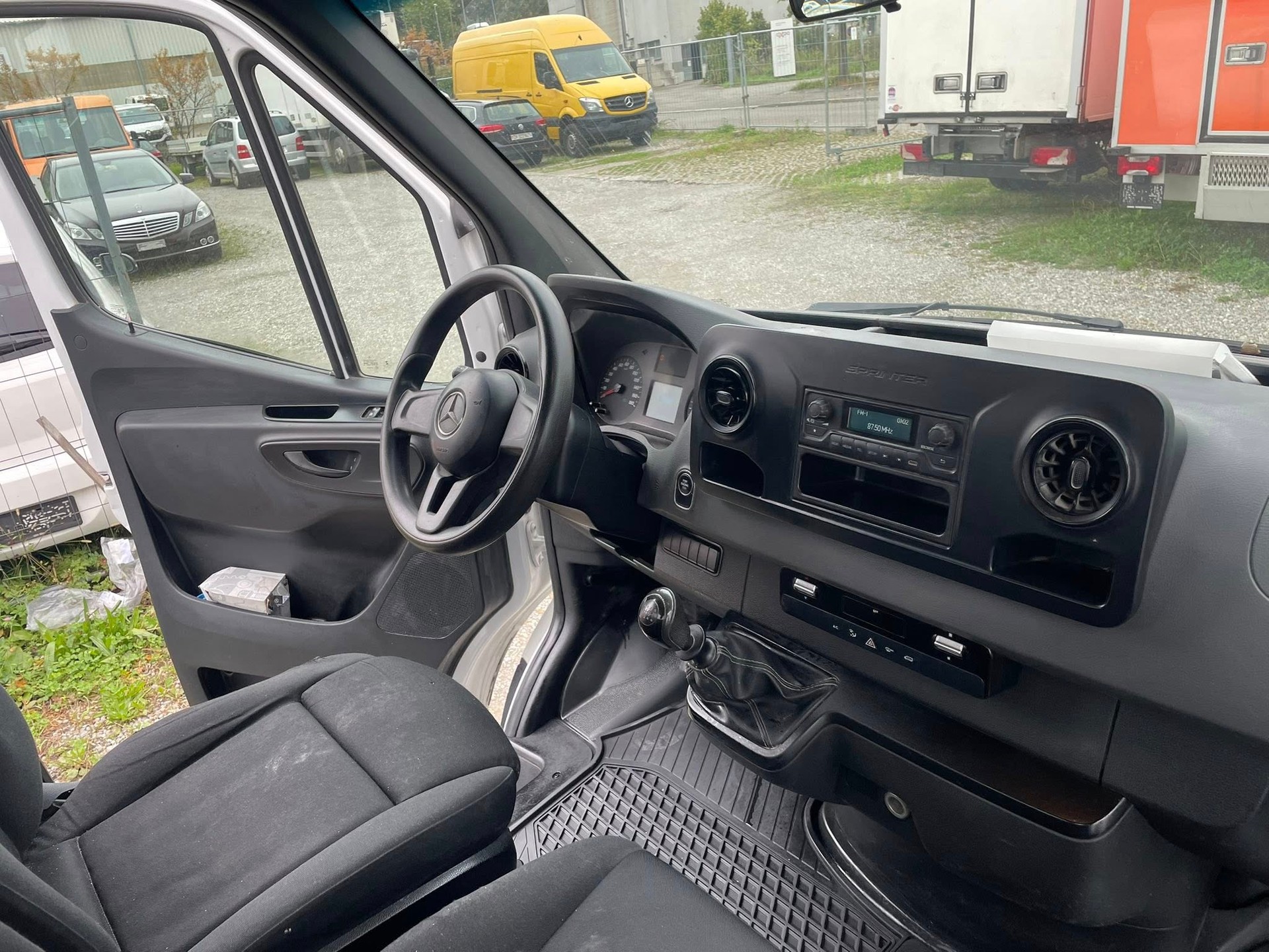 MERCEDES-BENZ Sprinter 314 CDI Standard FWD-image-9