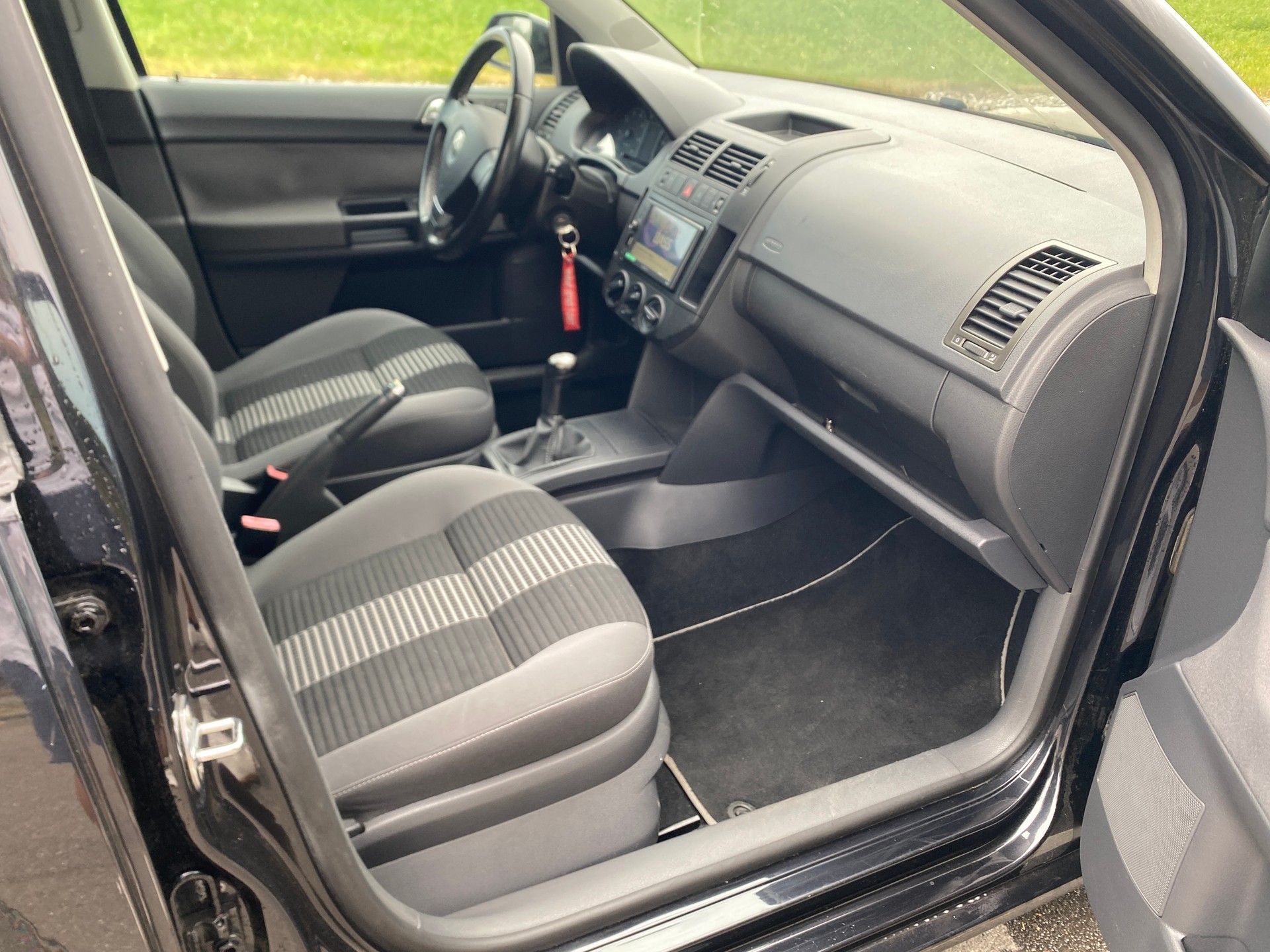 VW POLO-image-11