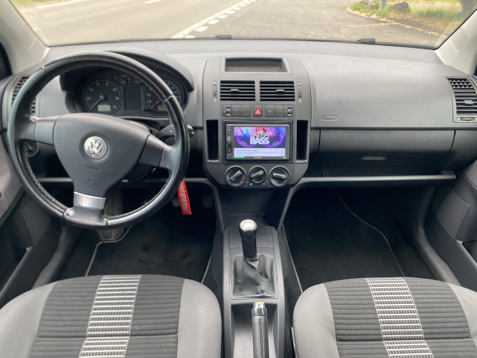 VW POLO-image-8